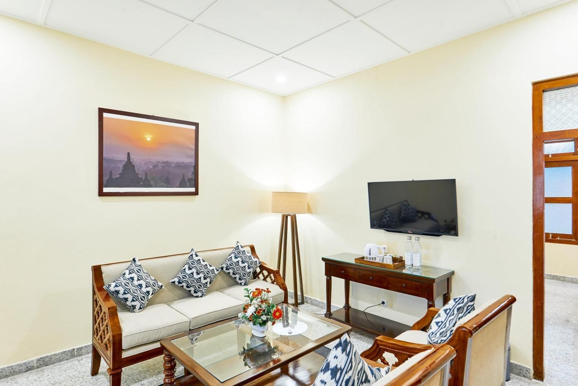 Deluxe King Suite