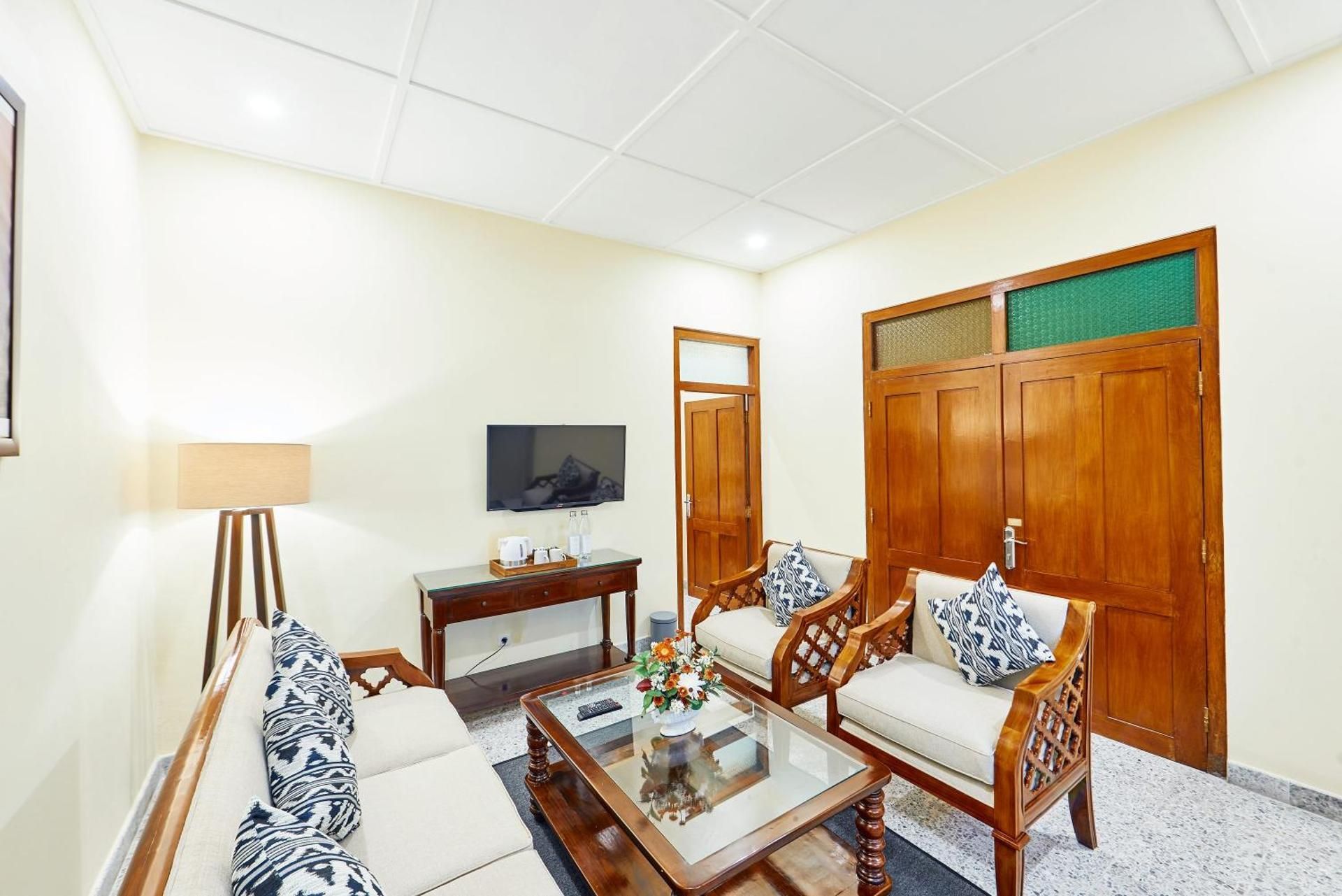 Deluxe King Suite