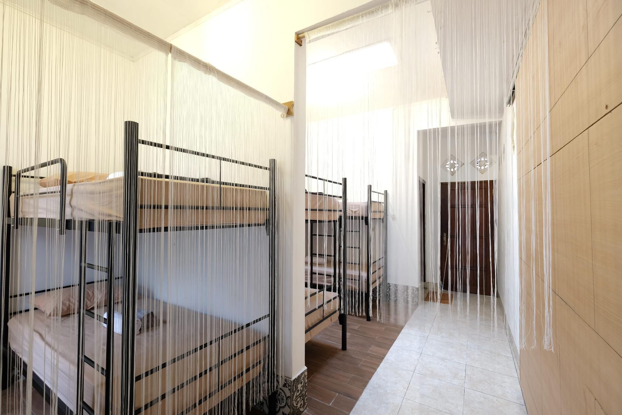 Mixed Dormitory - 6 Bunk Beds