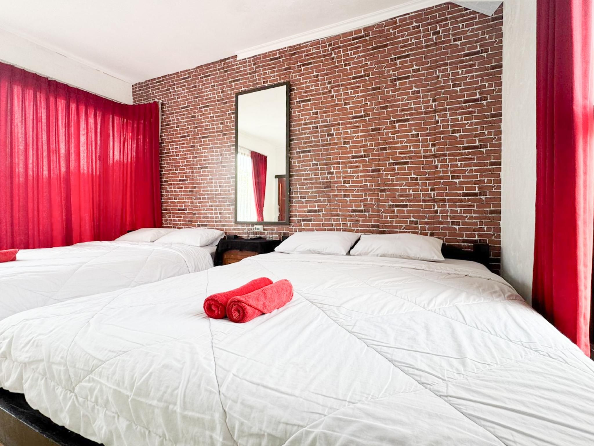 Family Room - 2 Beds