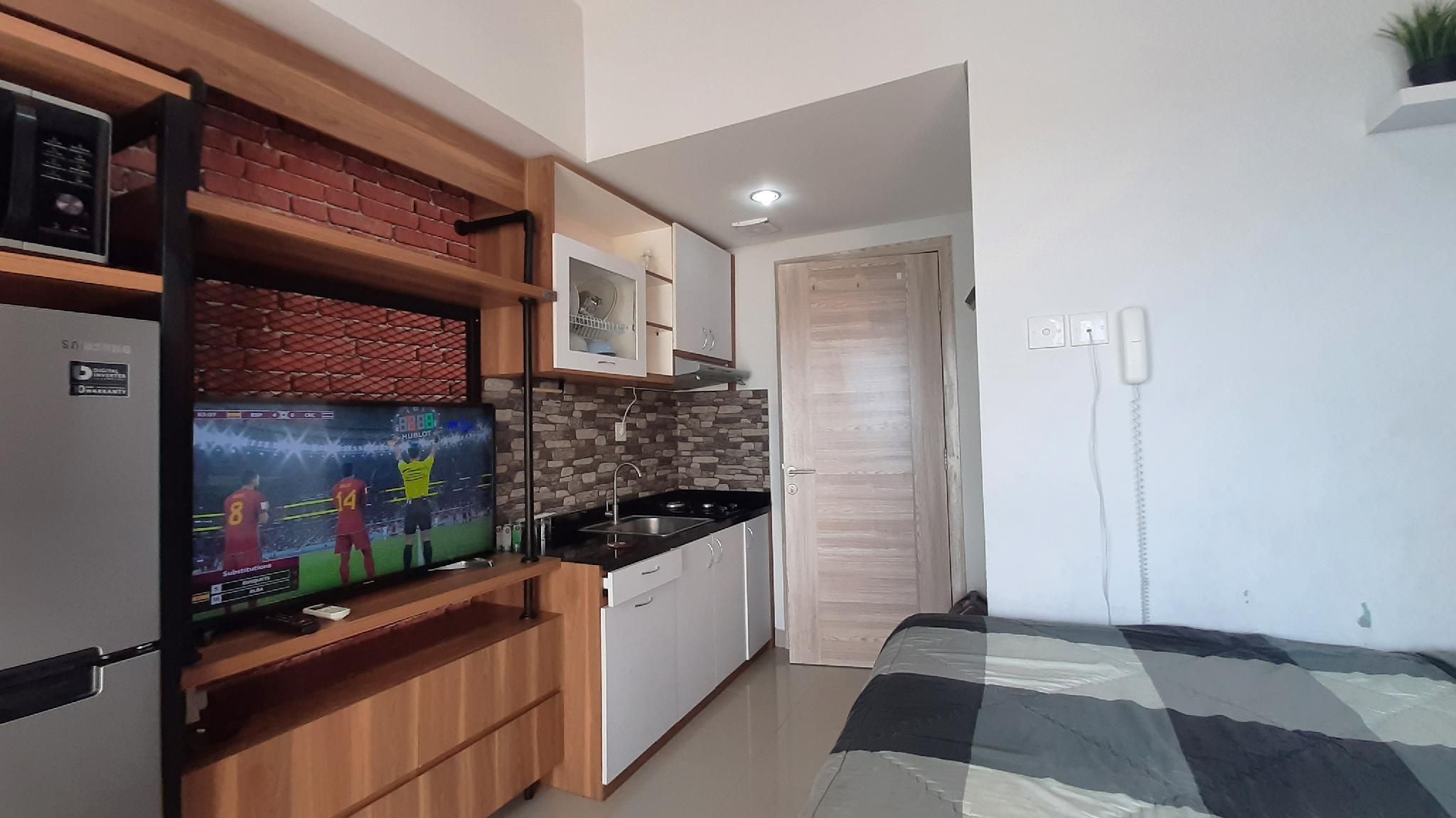 Deluxe Studio