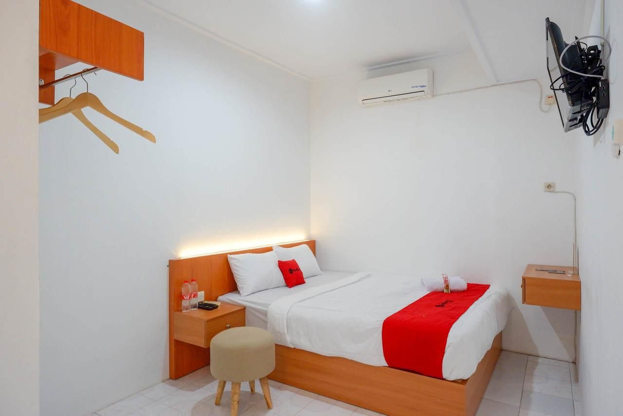 RedDoorz Room