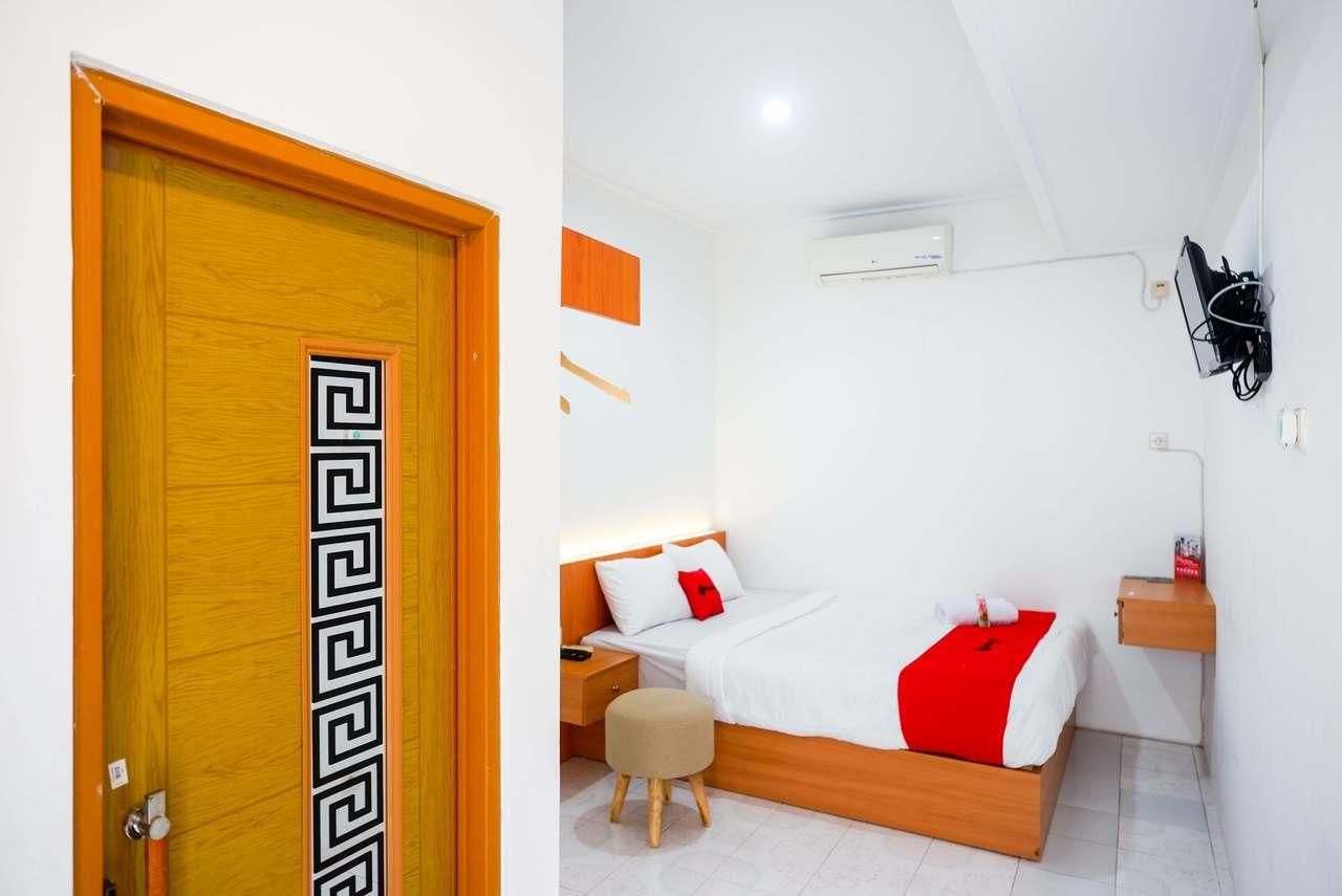 RedDoorz Room