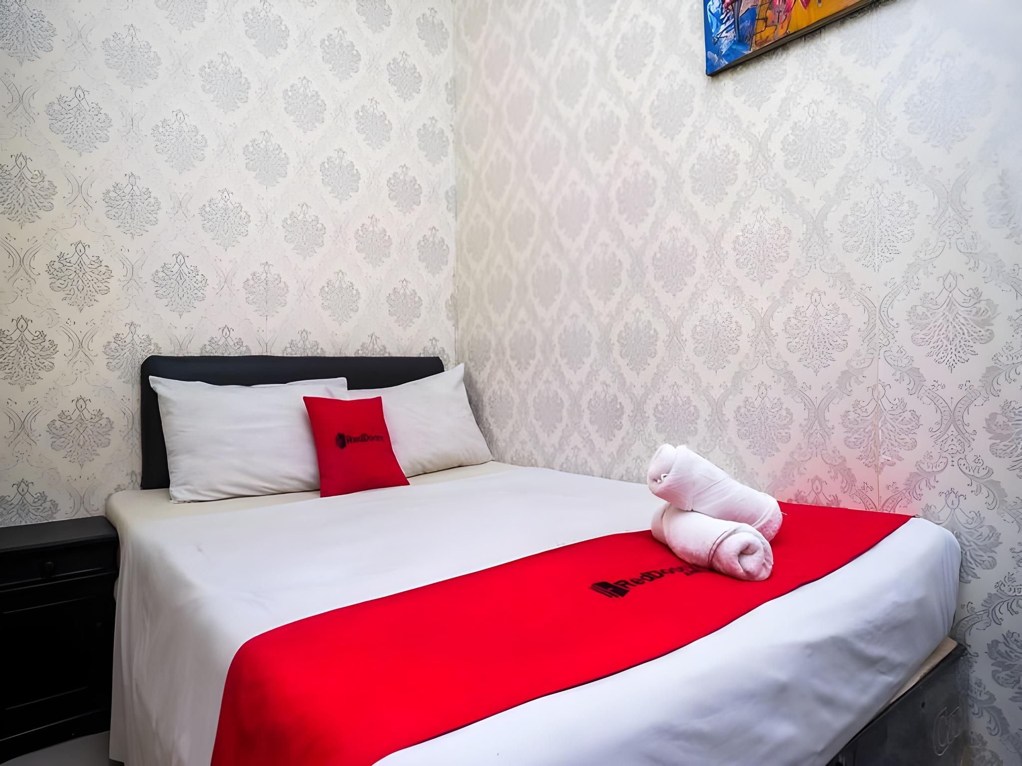 RedDoorz Room