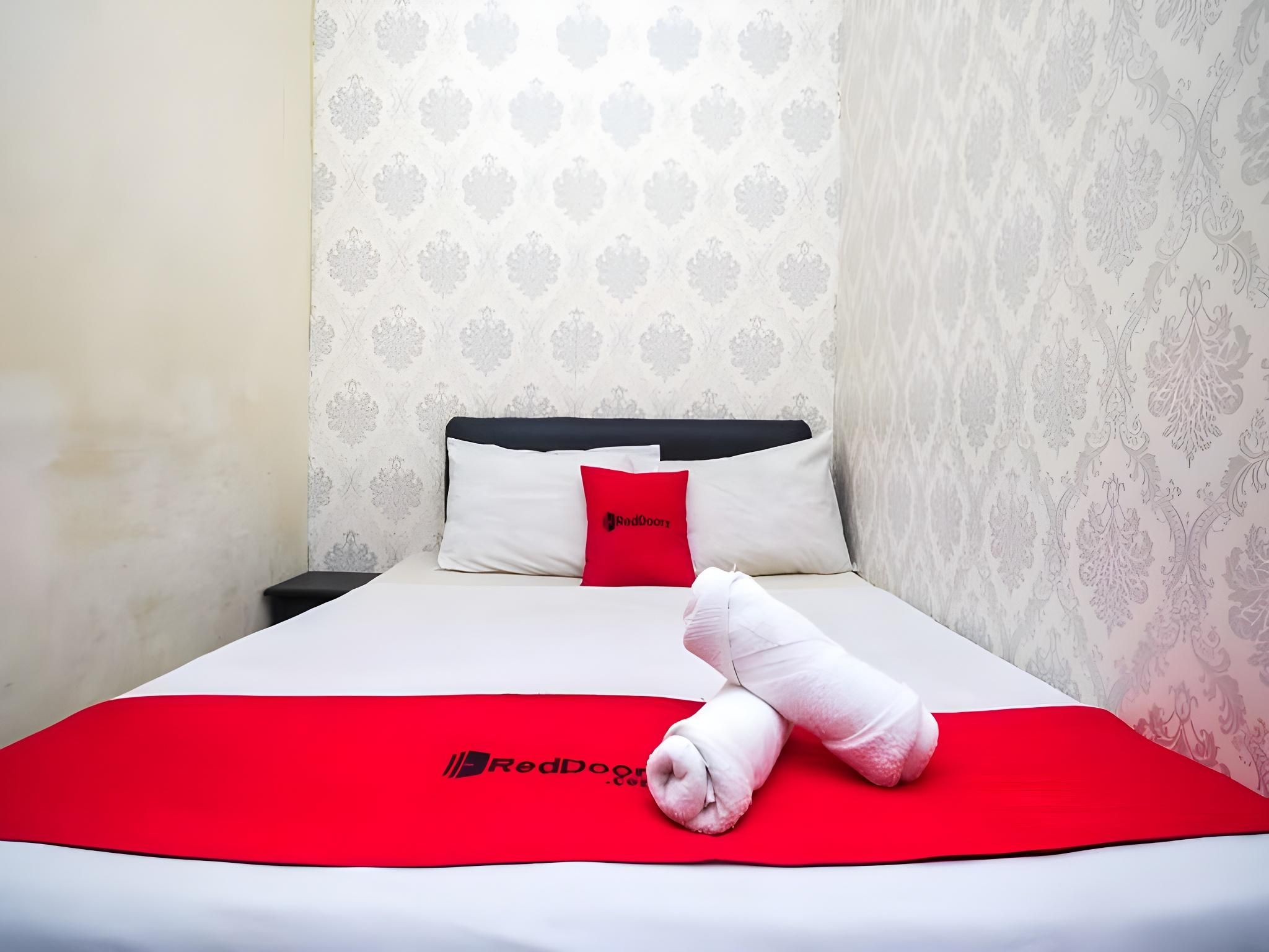 RedDoorz Room