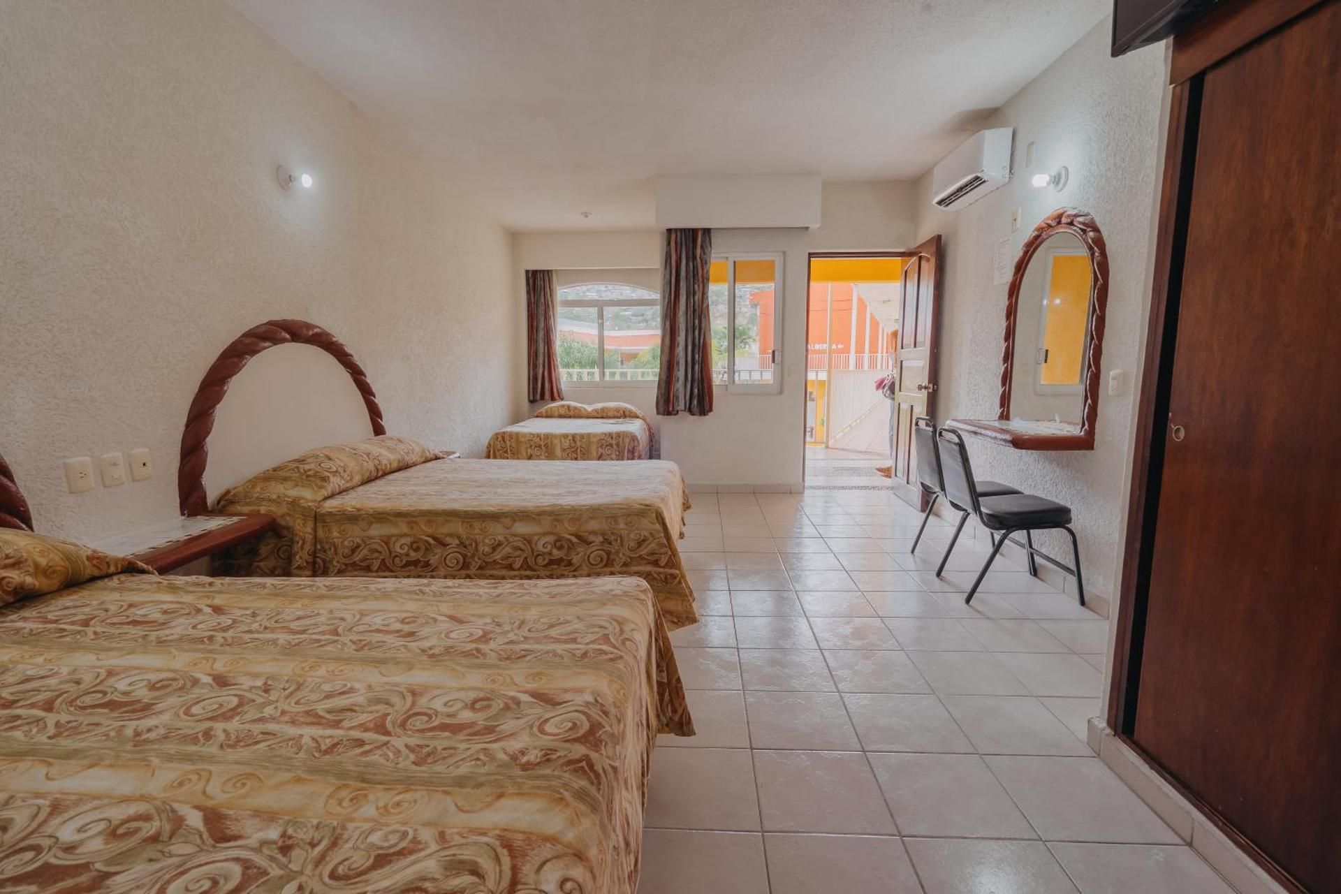 Comfort Triple Room