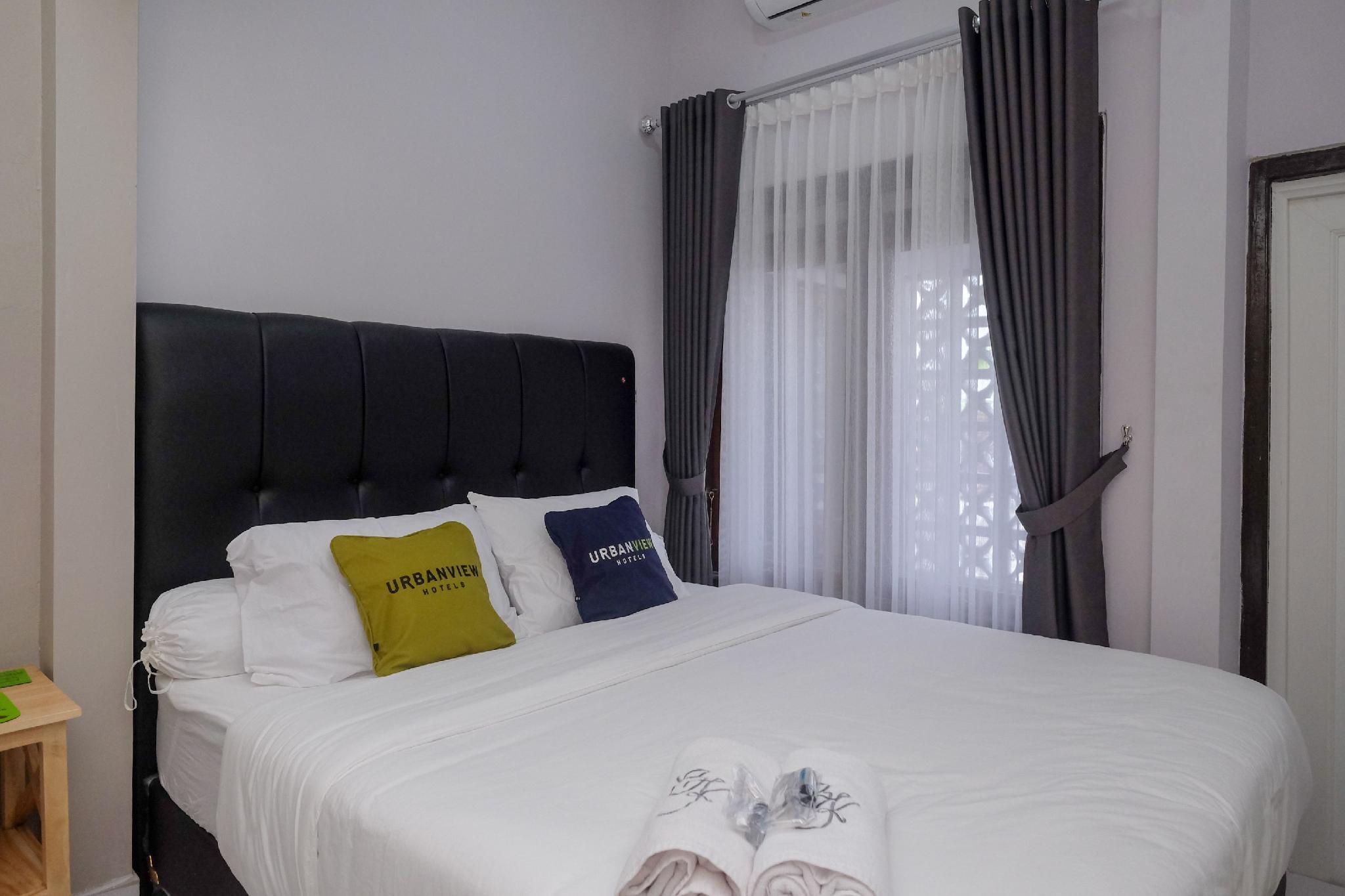 Urbanview Griya Jogokaryan by RedDoorz Deluxe Room