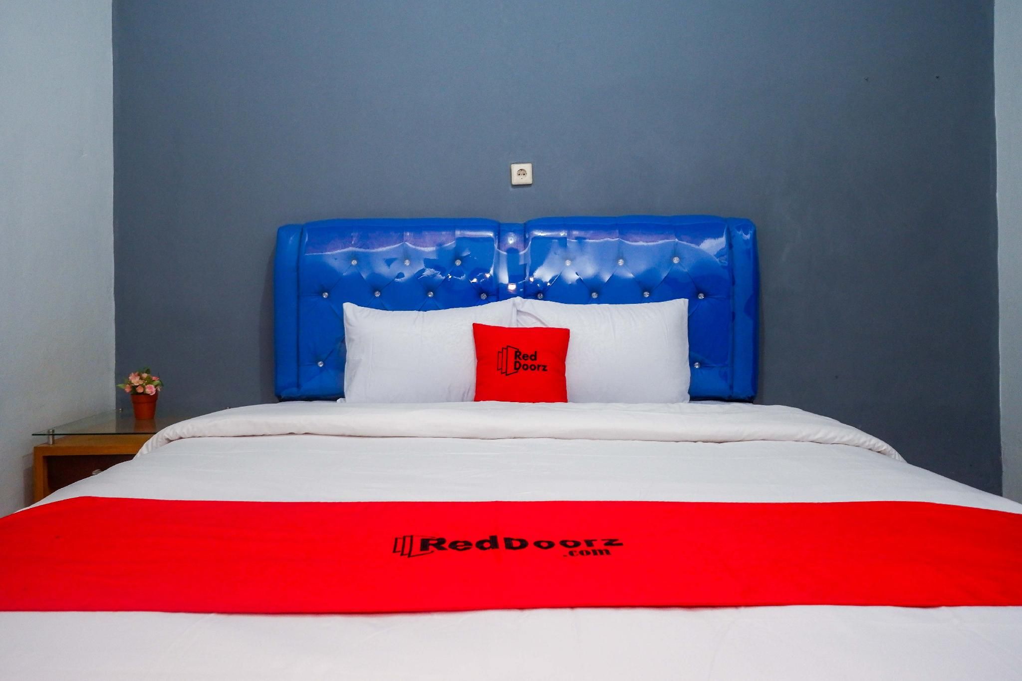 RedDoorz Room
