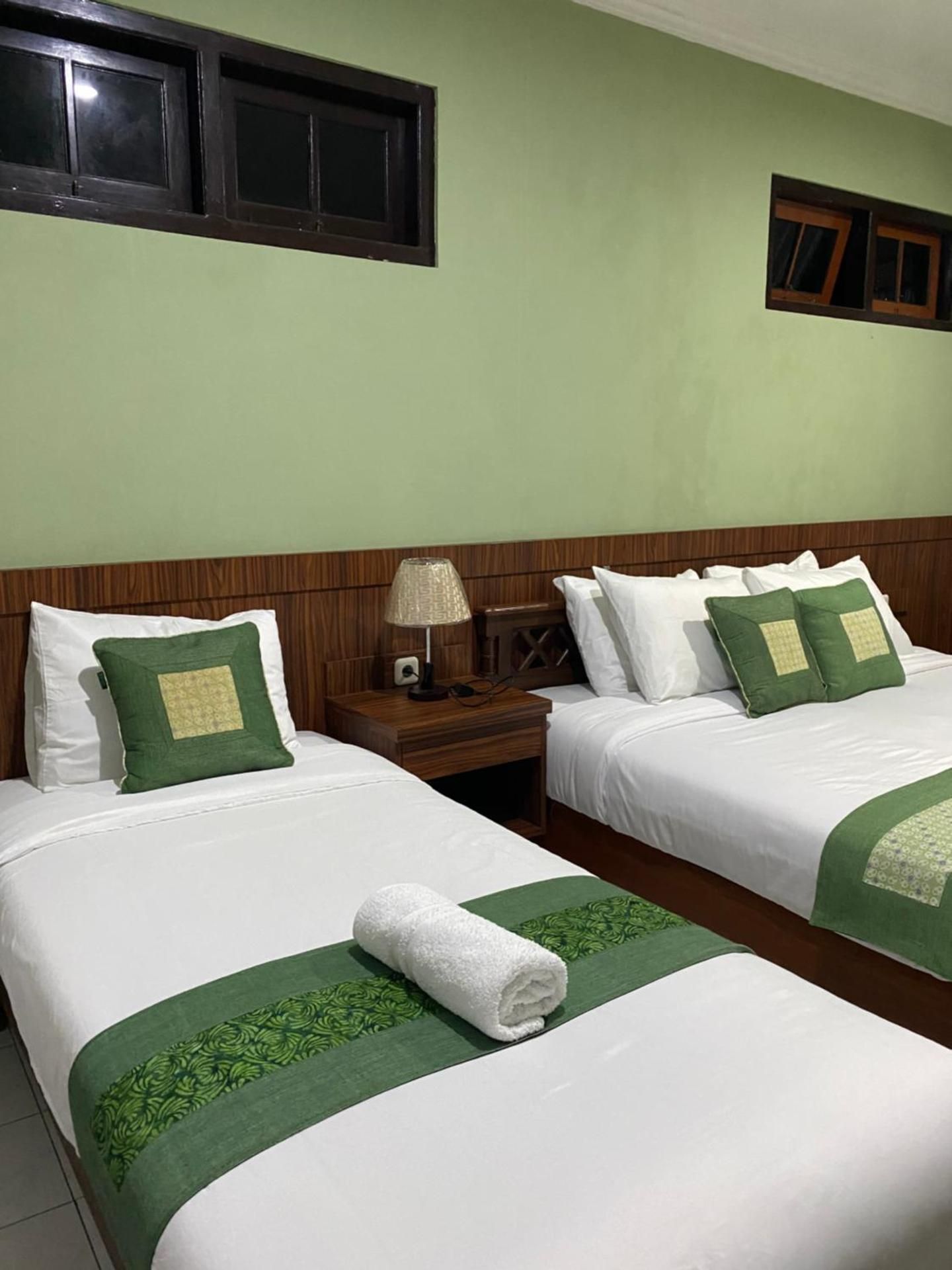 Deluxe Double Room (2 Adults + 1 Child)