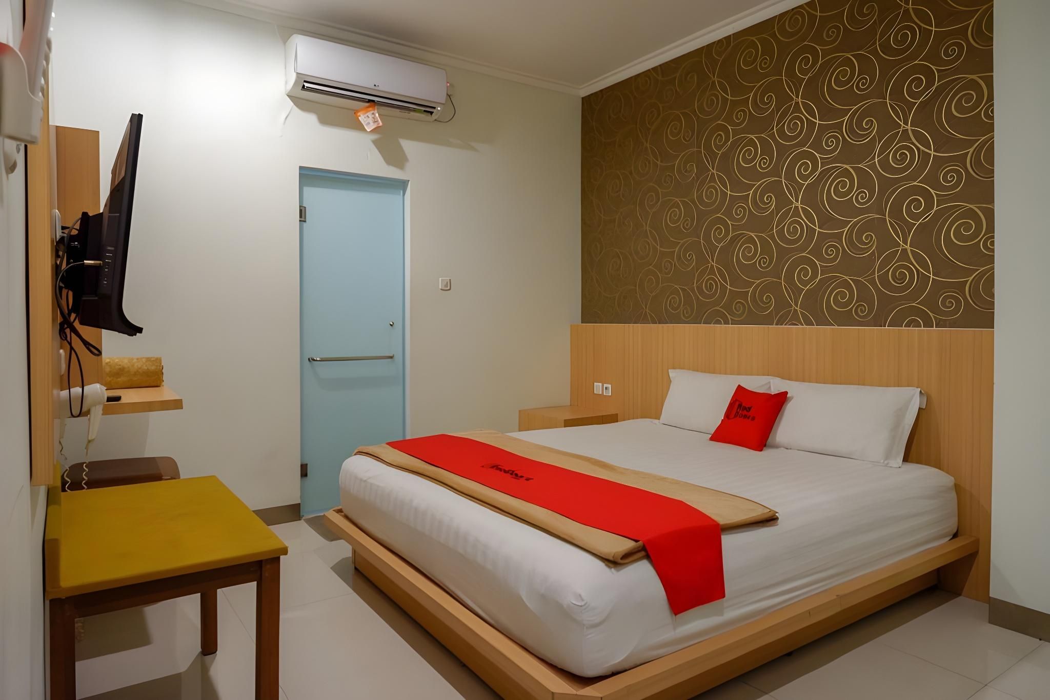 RedDoorz Room