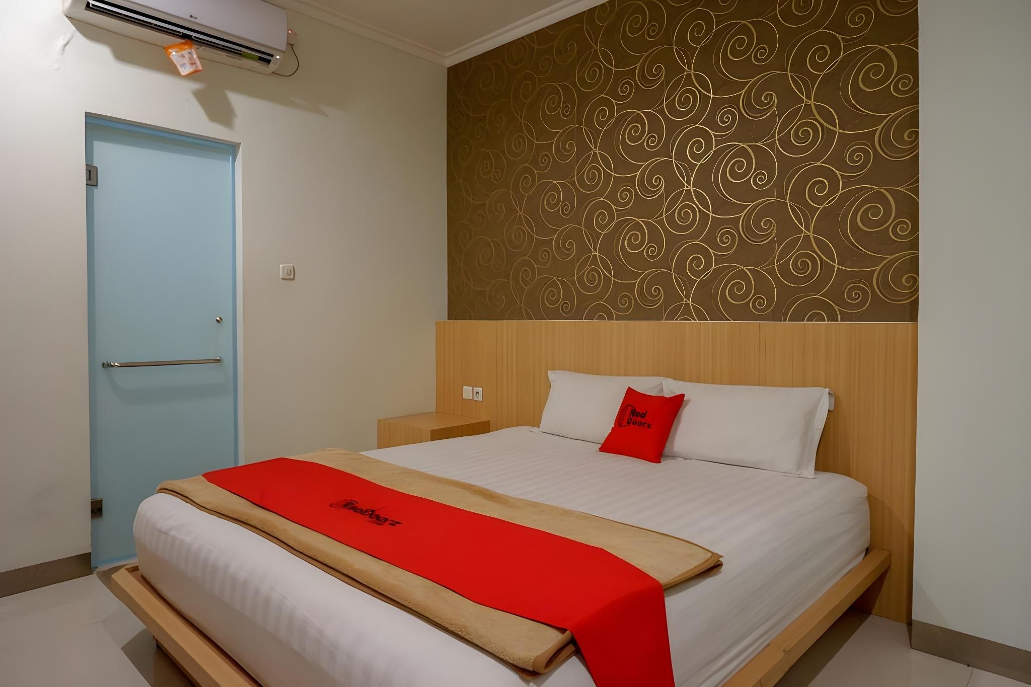 RedDoorz Room