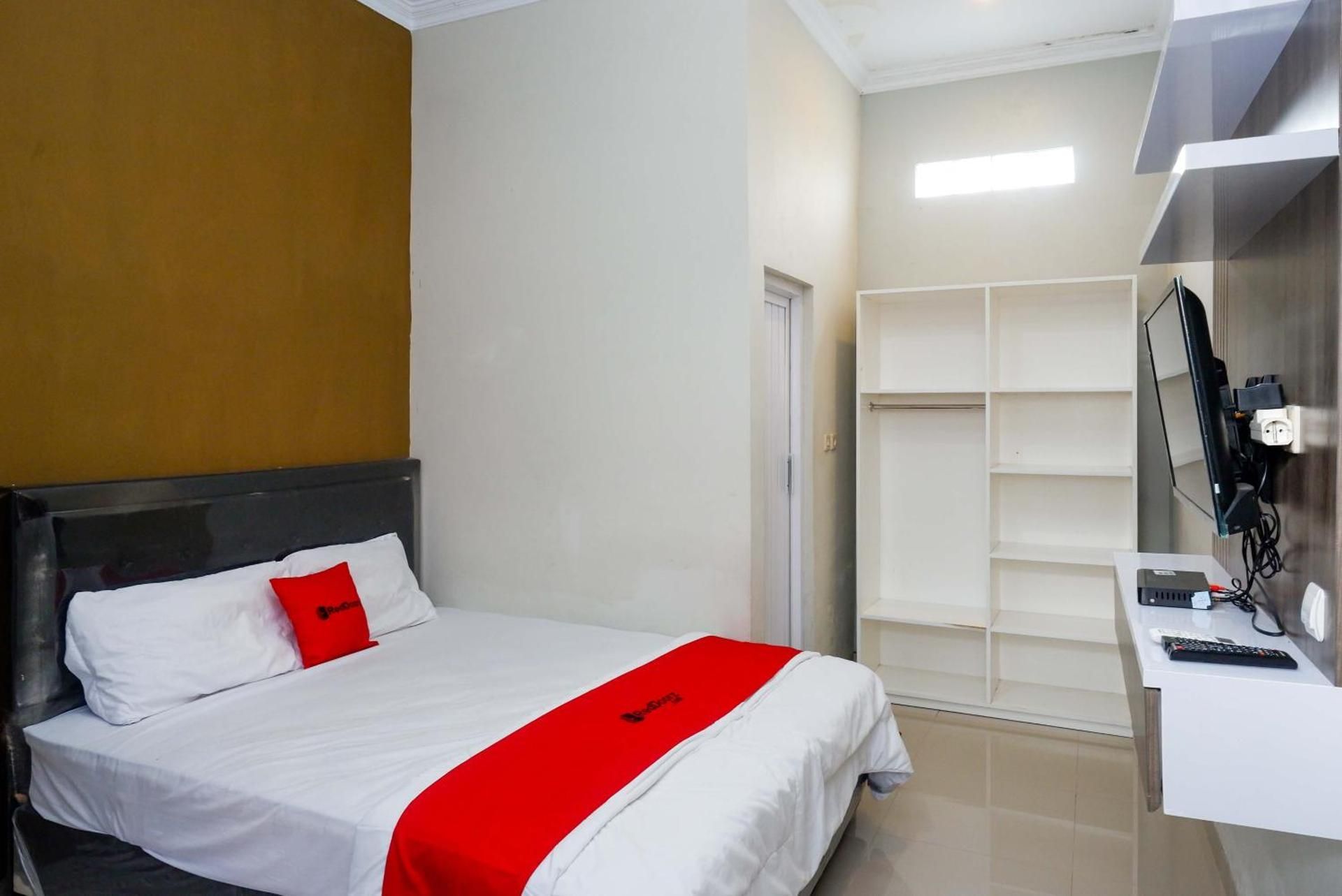 RedDoorz Room