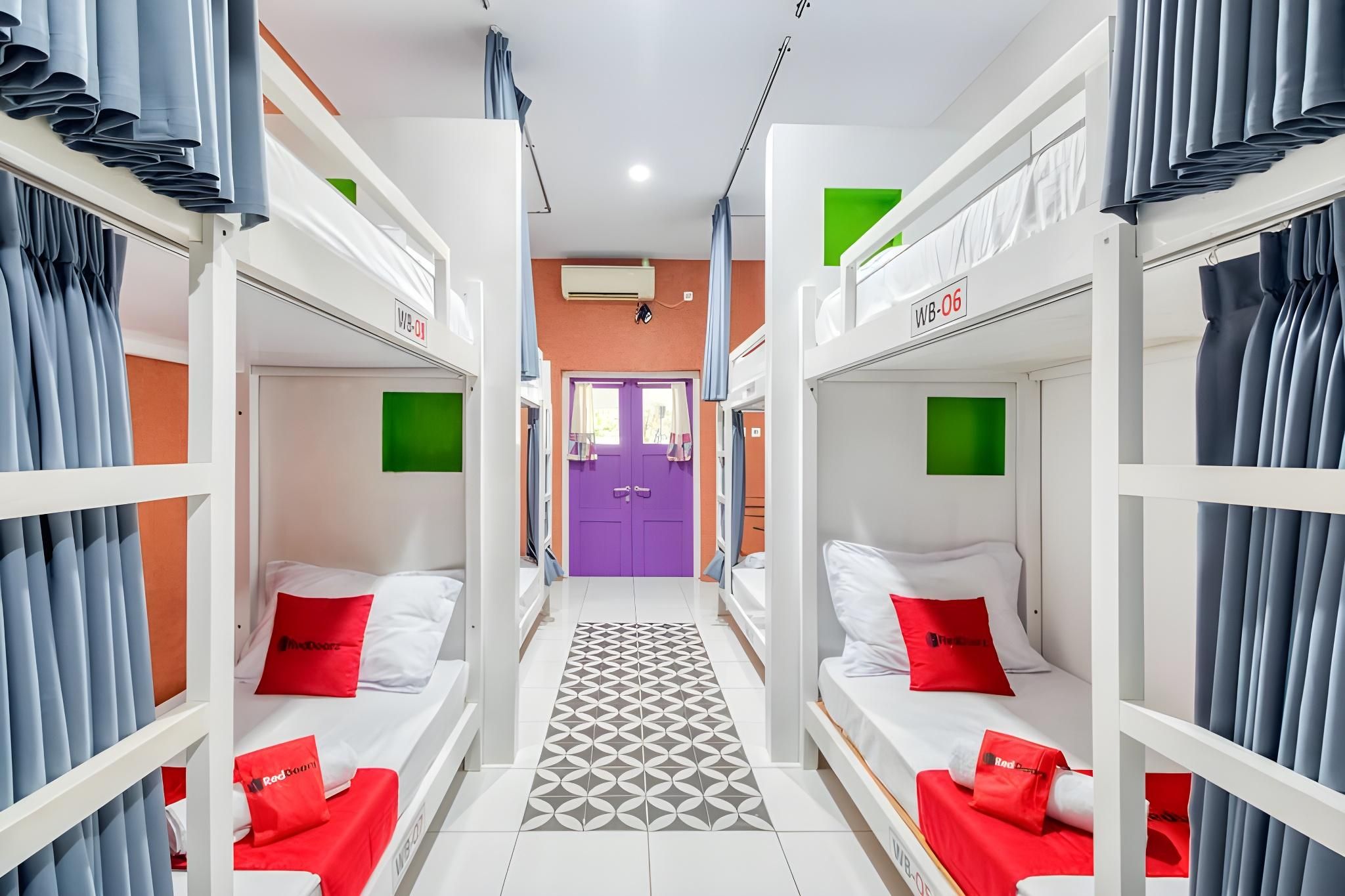 Family Room for 12 People