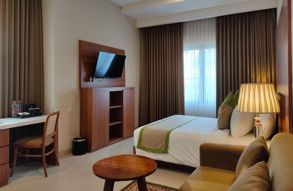 Deluxe King Room - Non-Smoking