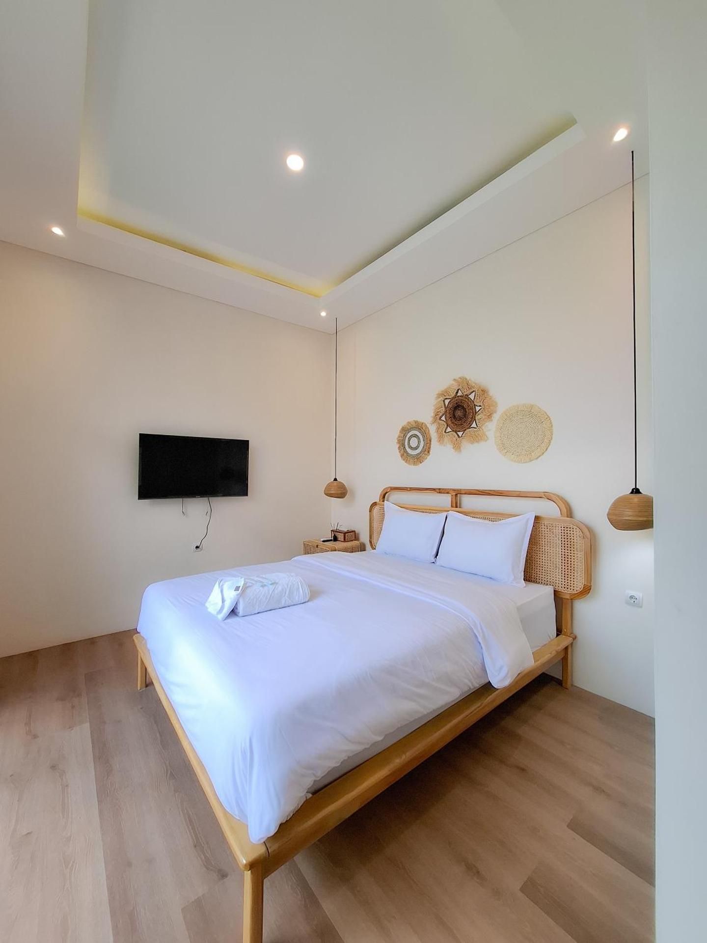 Queen Room with Pool View