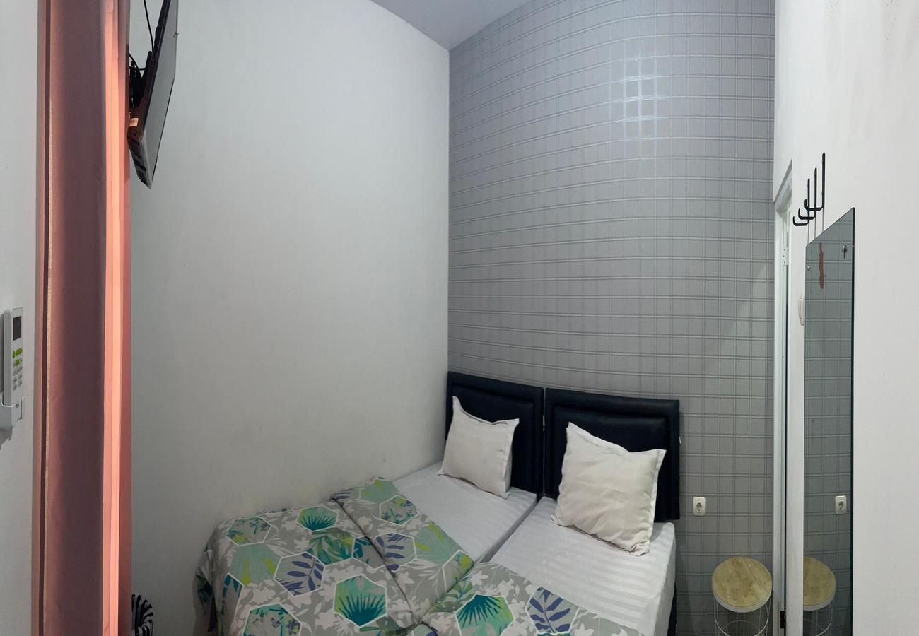 Twin Single Room