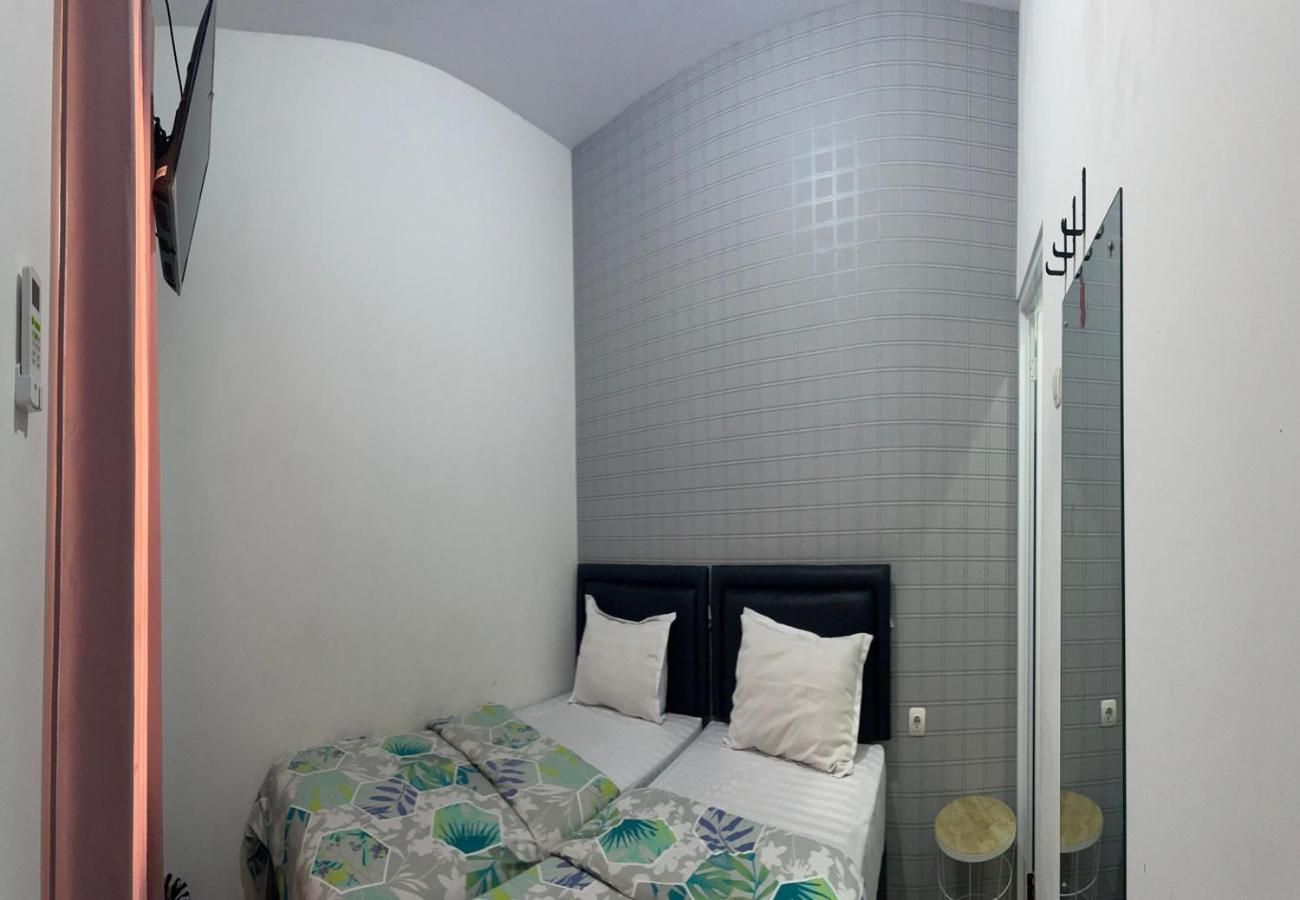 Twin Single Room