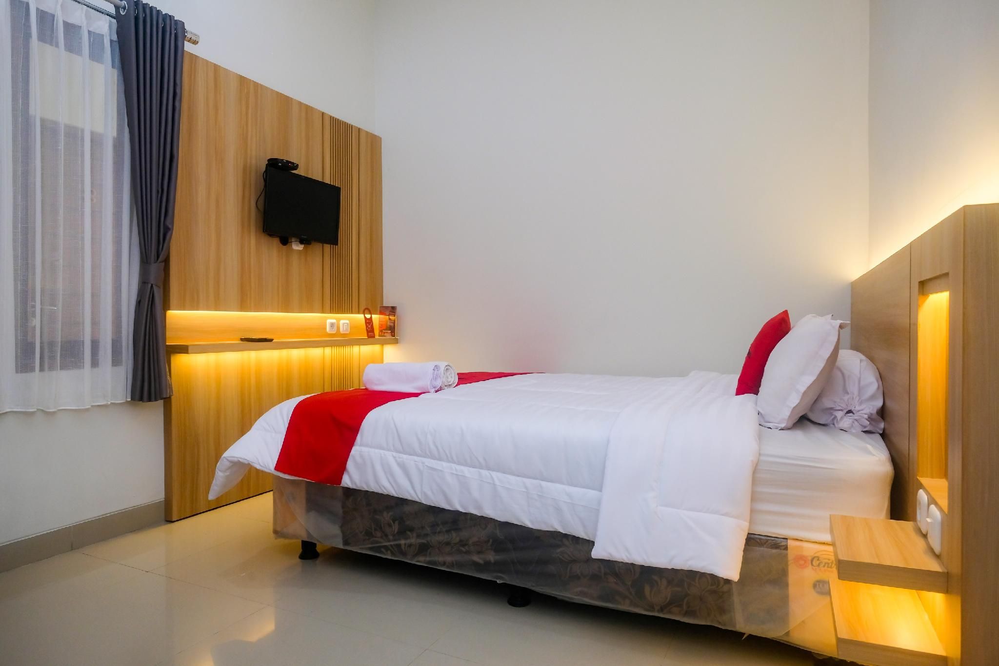 RedDoorz Room