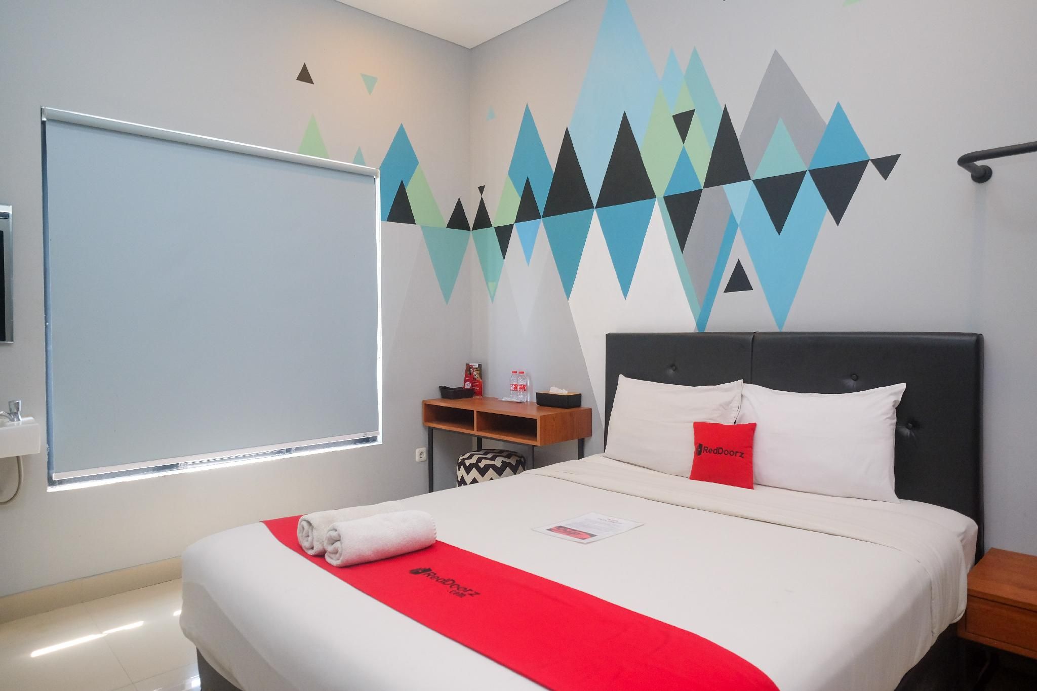 RedDoorz Room