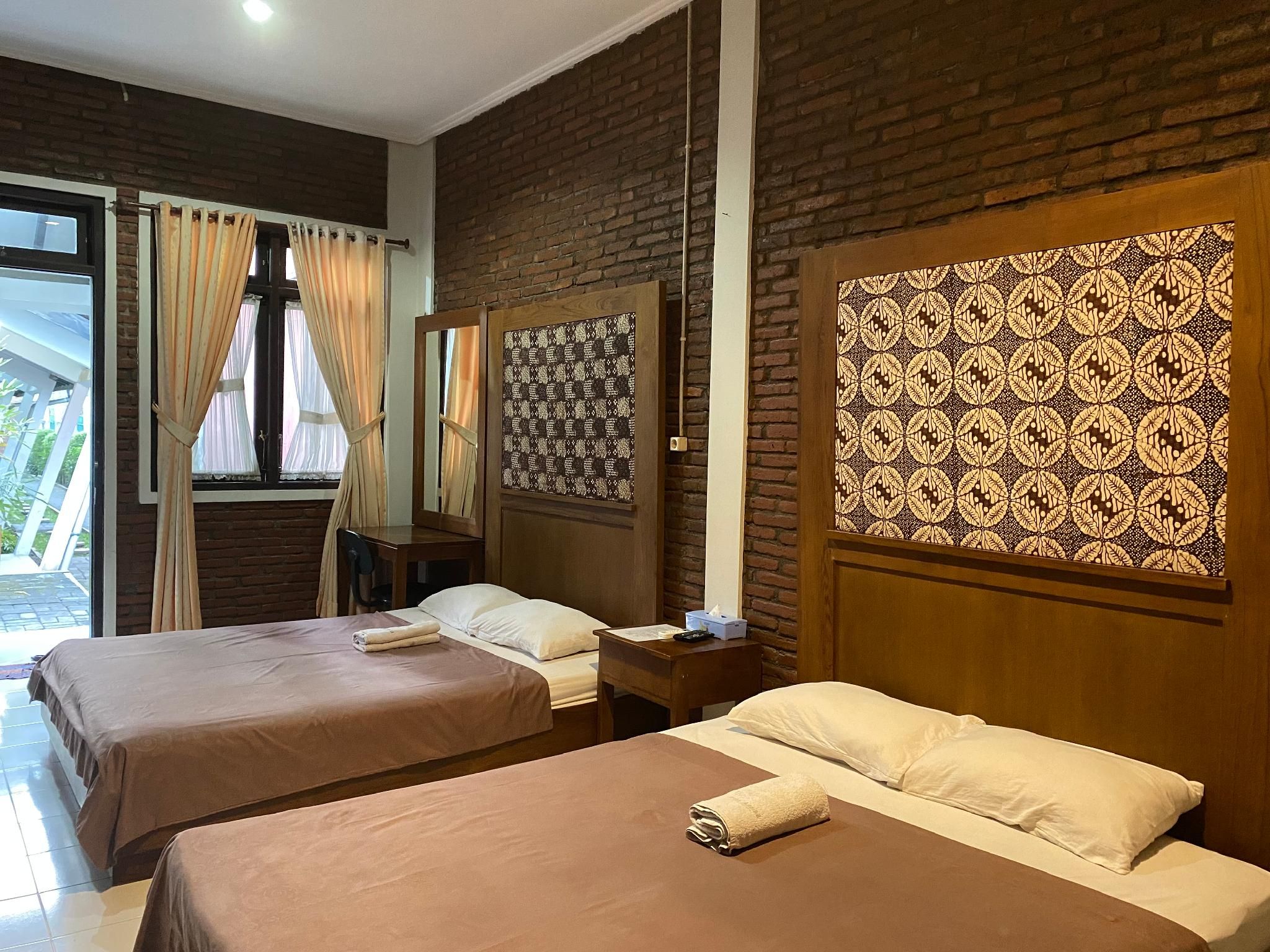 Sahitya Guest House Syariah Family Room