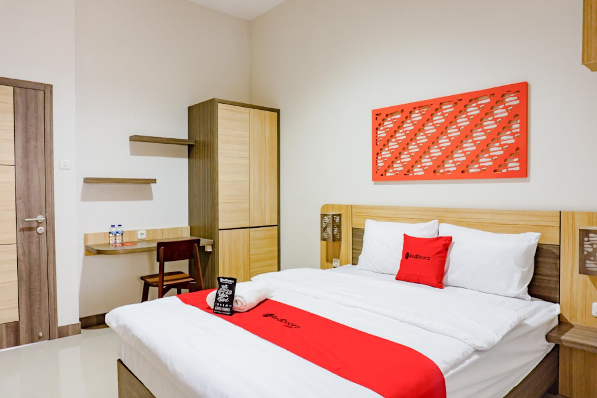 RedDoorz Room