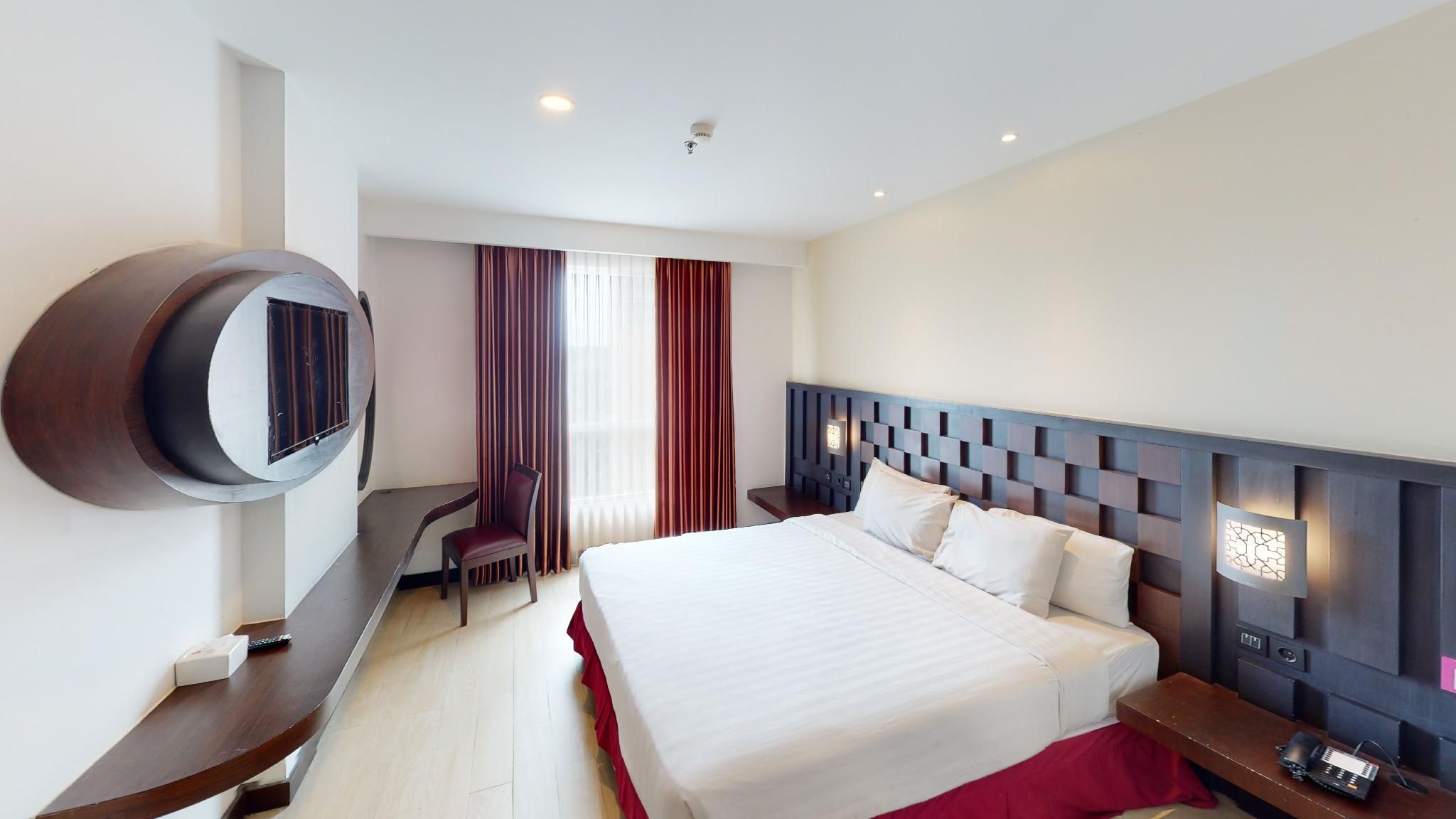 Deluxe Queen Room