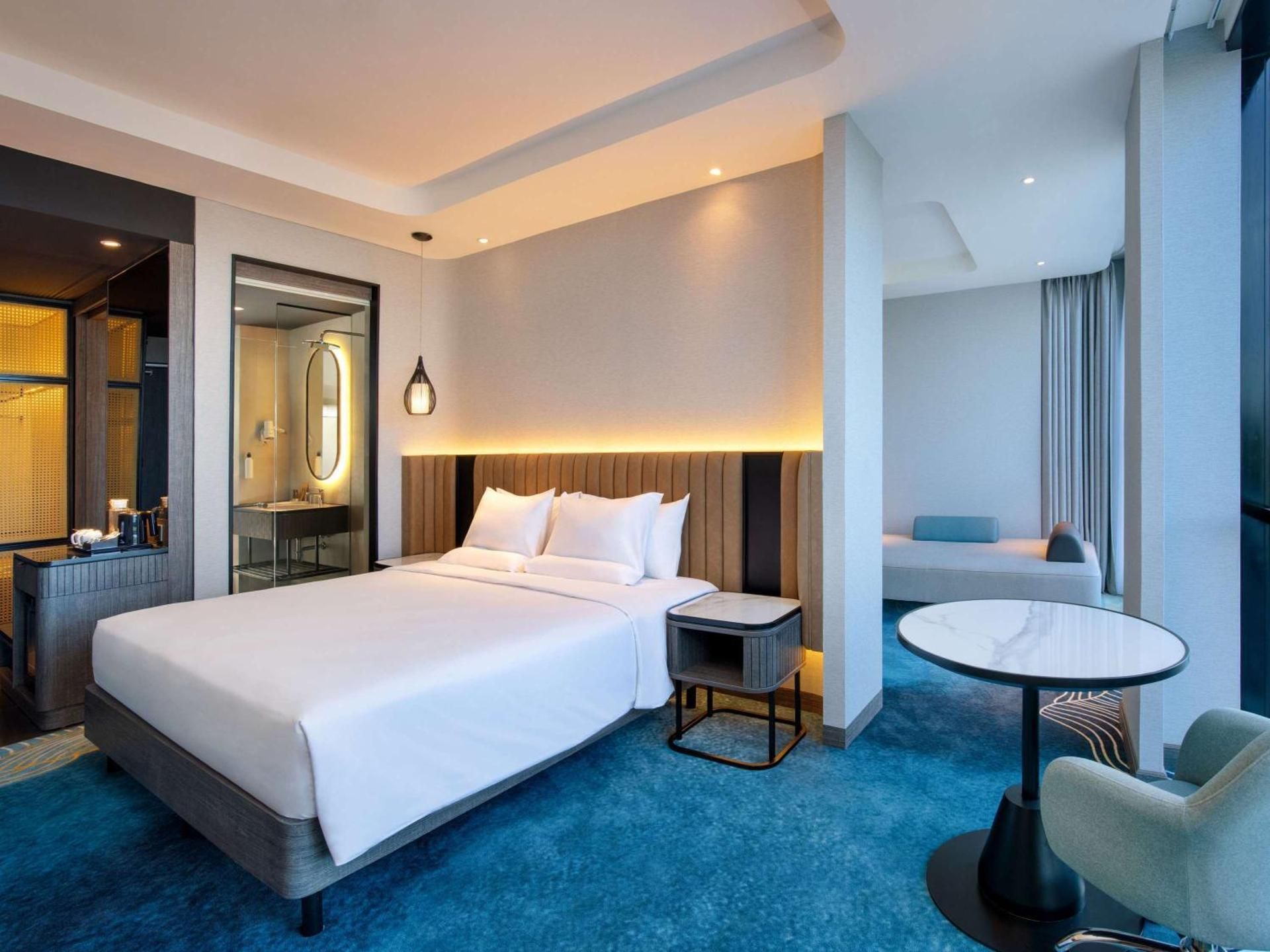 Junior Suite Room - 1 King Bed