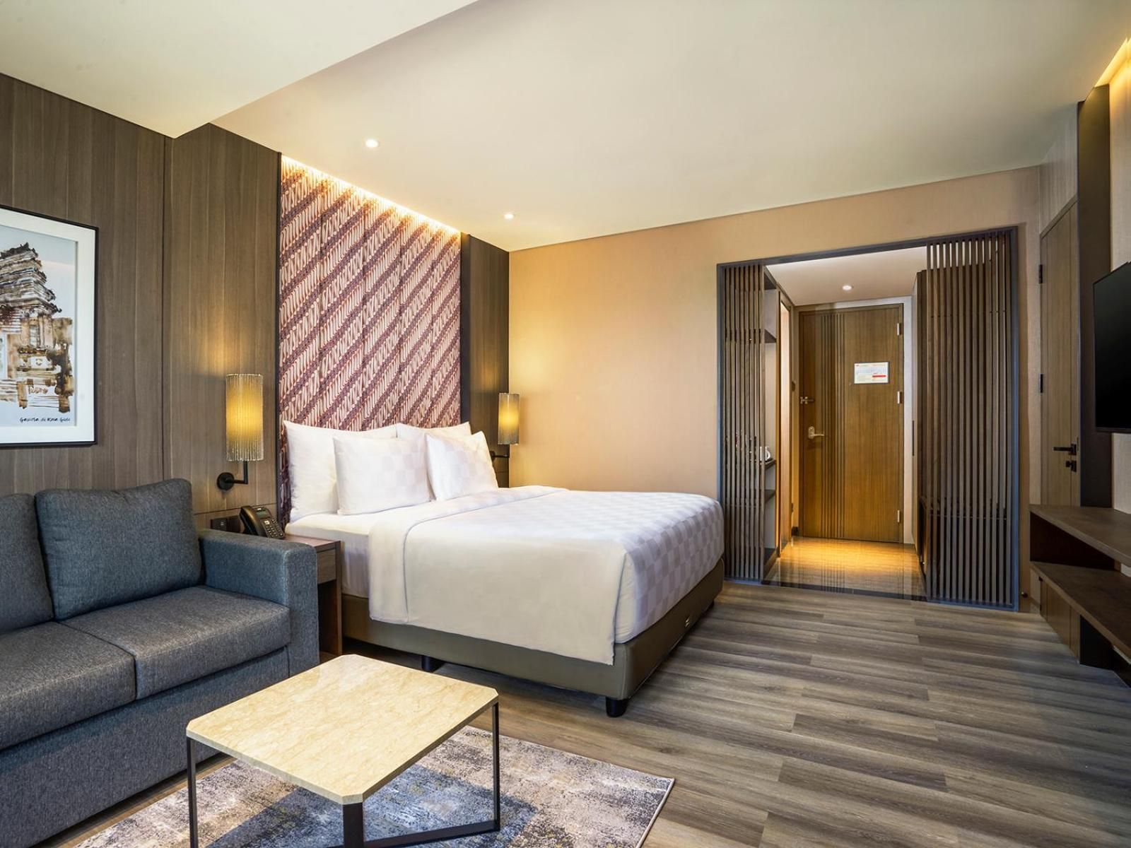 Deluxe Queen Room