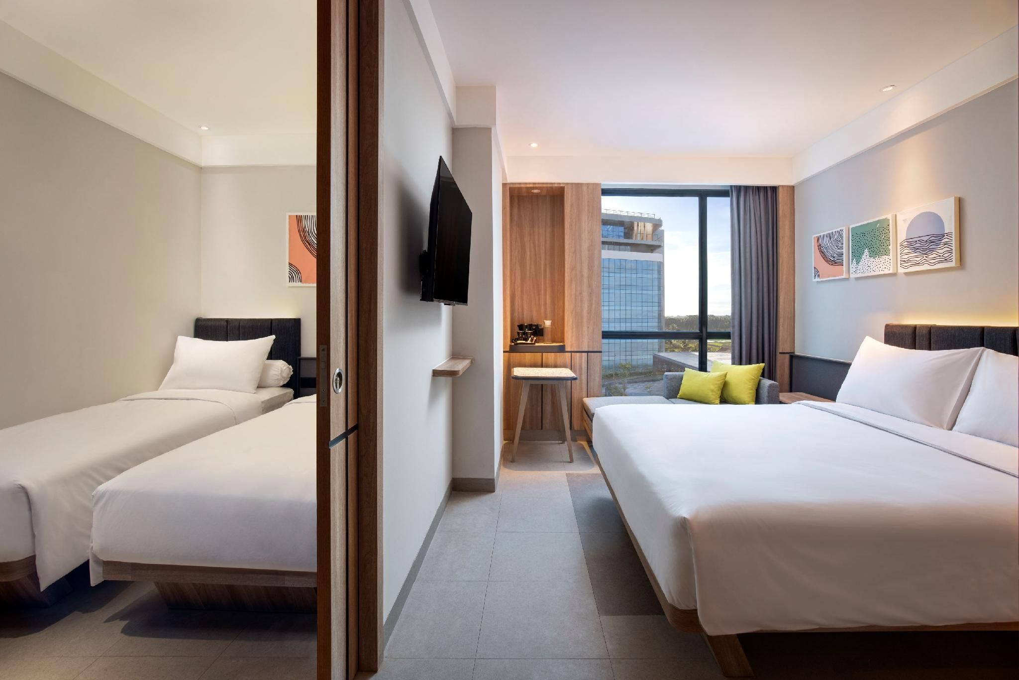 Premium Room - 1 queen bed & 2 single beds