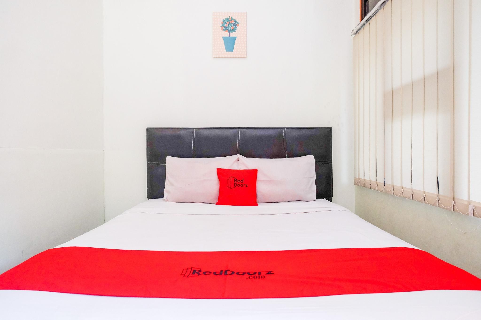 RedDoorz Room