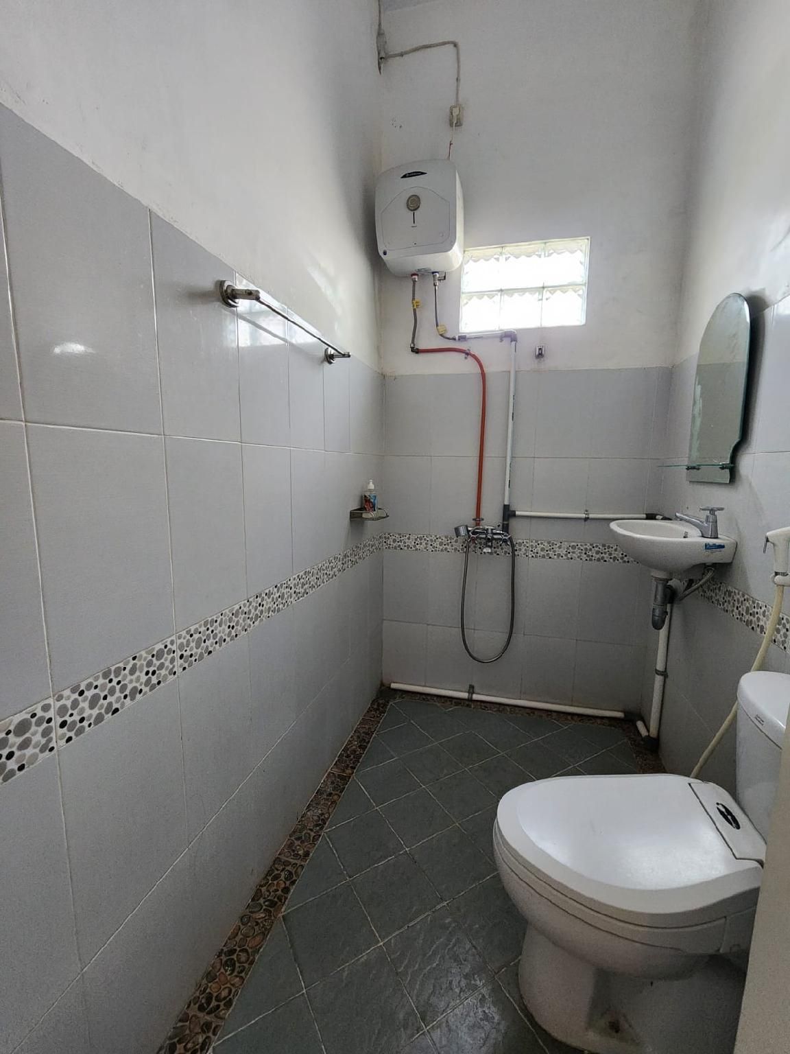 Single Room - Shared Bathroom