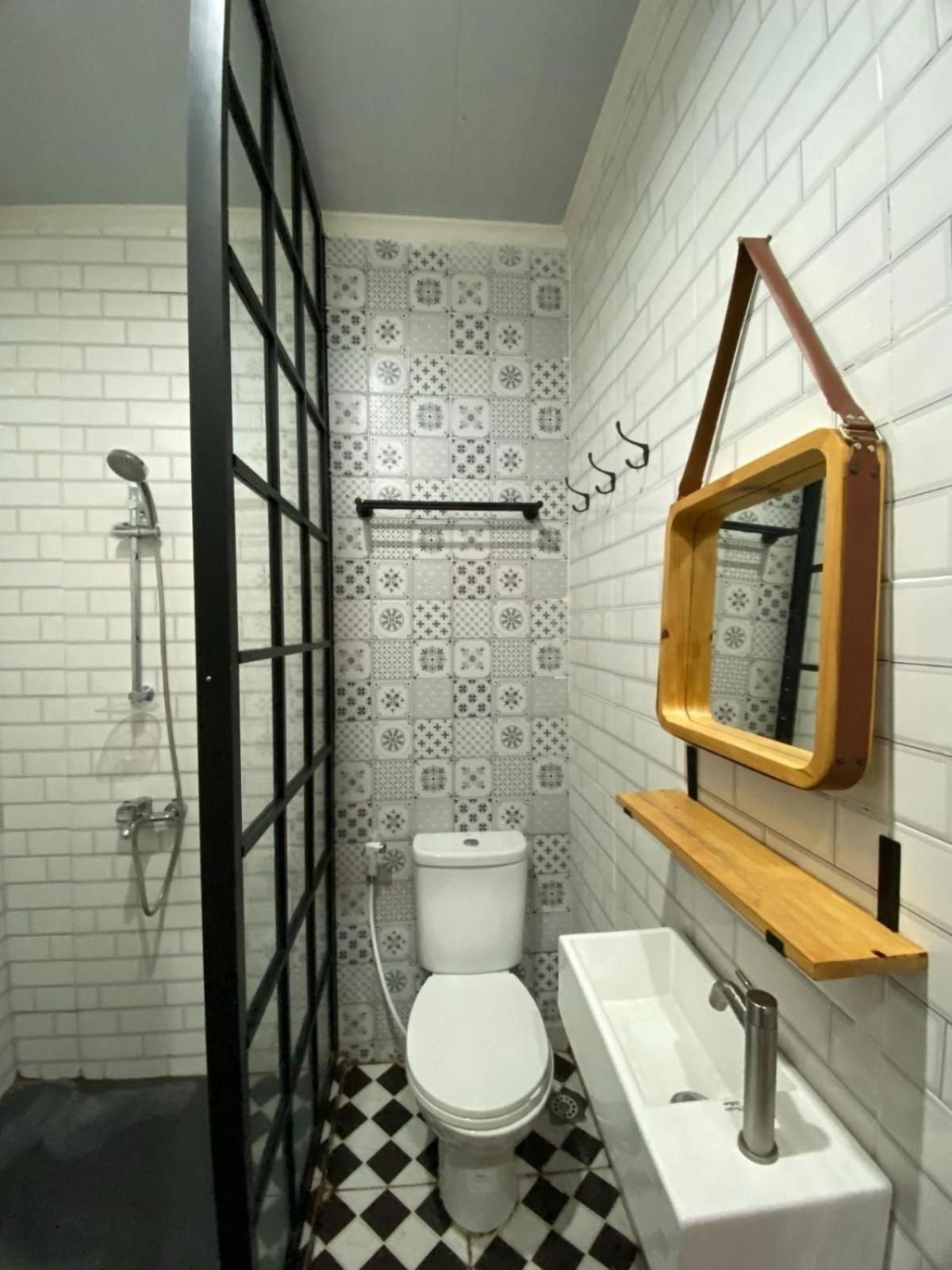 Deluxe Studio