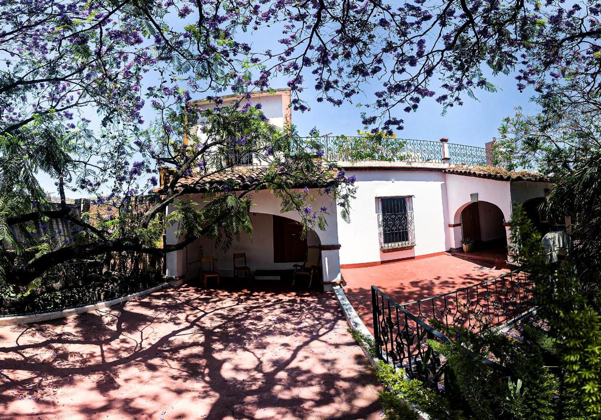 Agrado Guest House