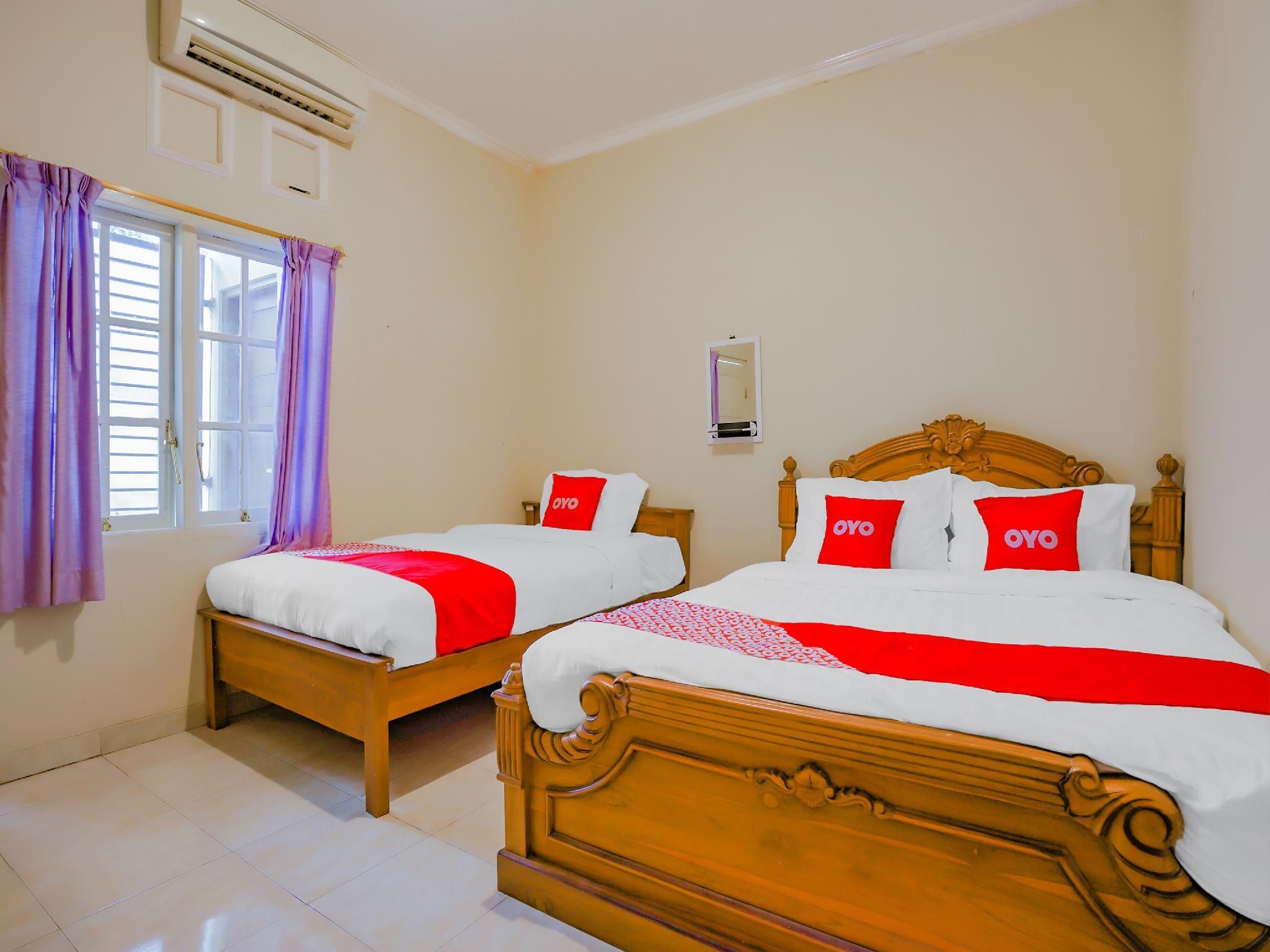 Suite Family Room