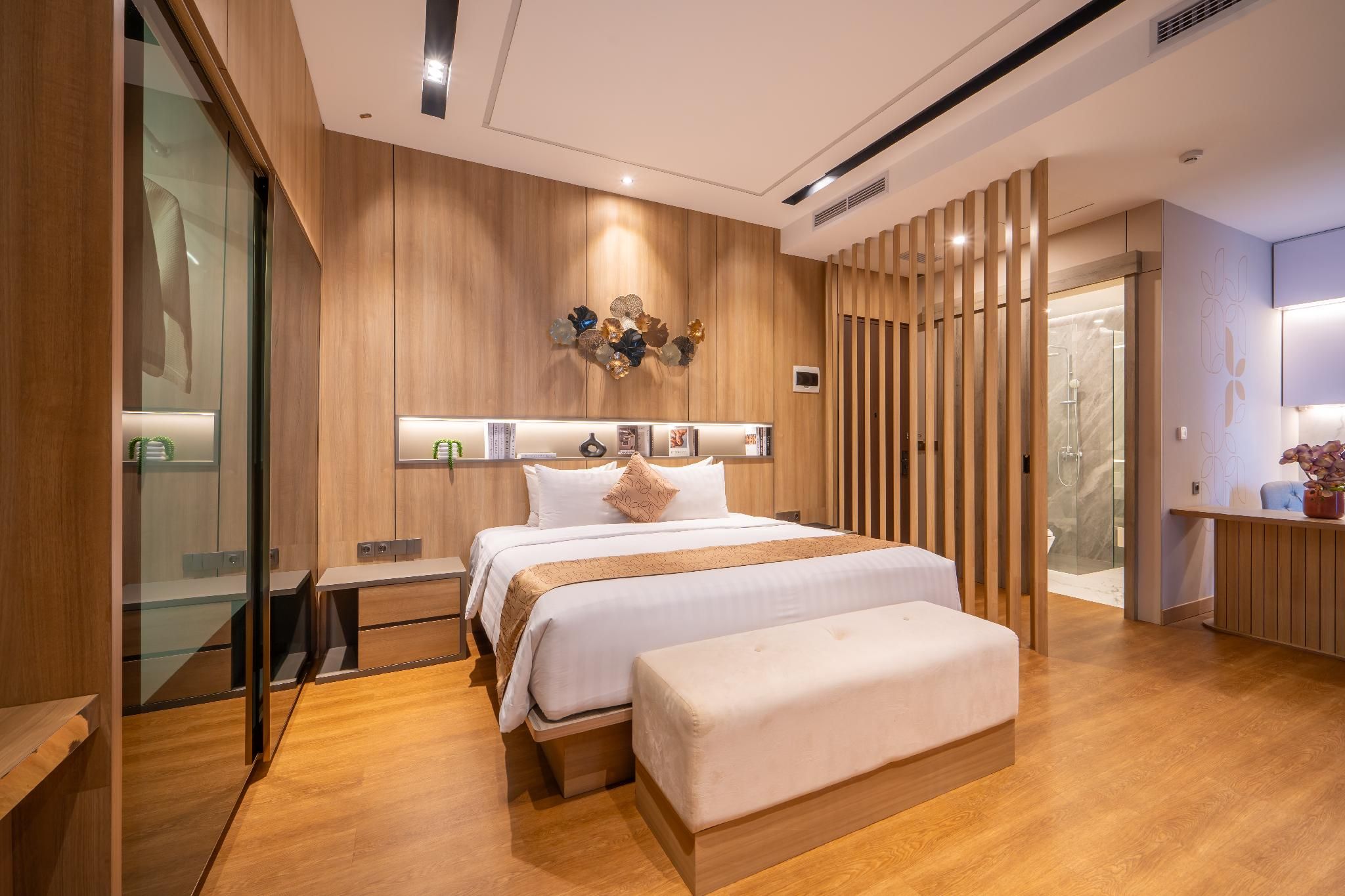 Suite Room with Balcony