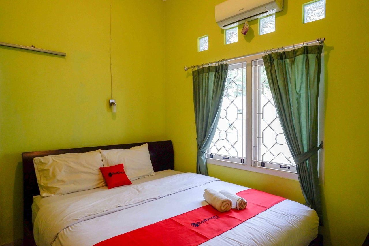 RedDoorz Room