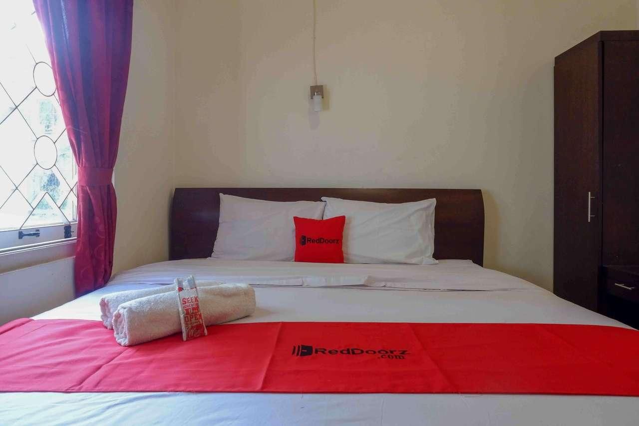 RedDoorz Room
