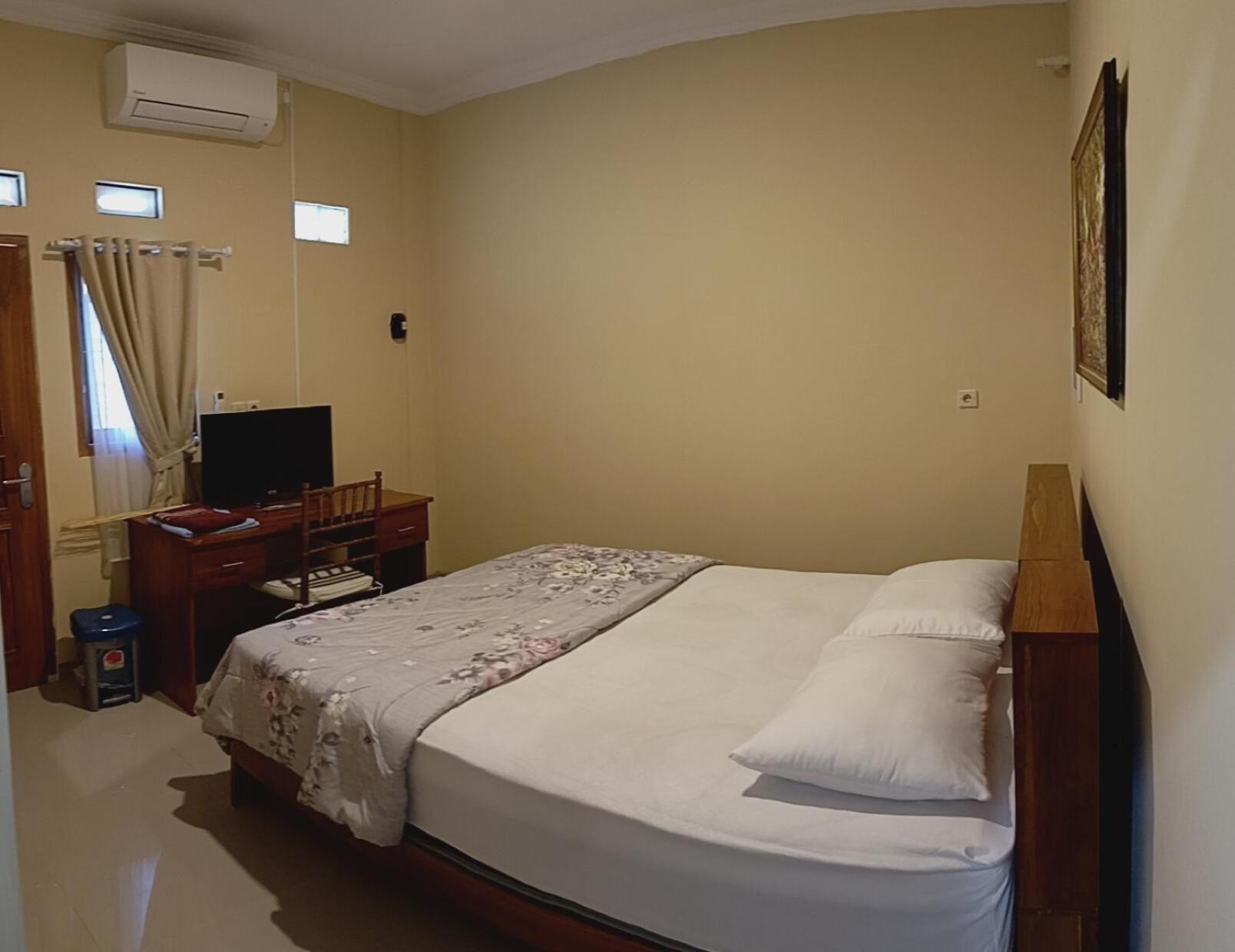 Double Room with Private Bathroom