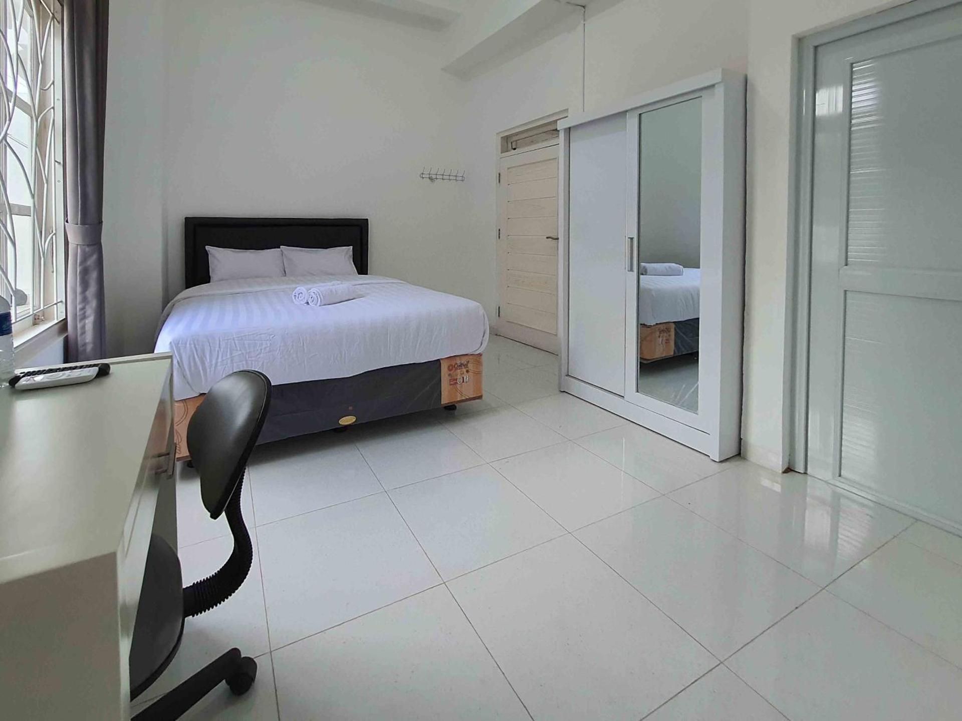 RedDoorz Room