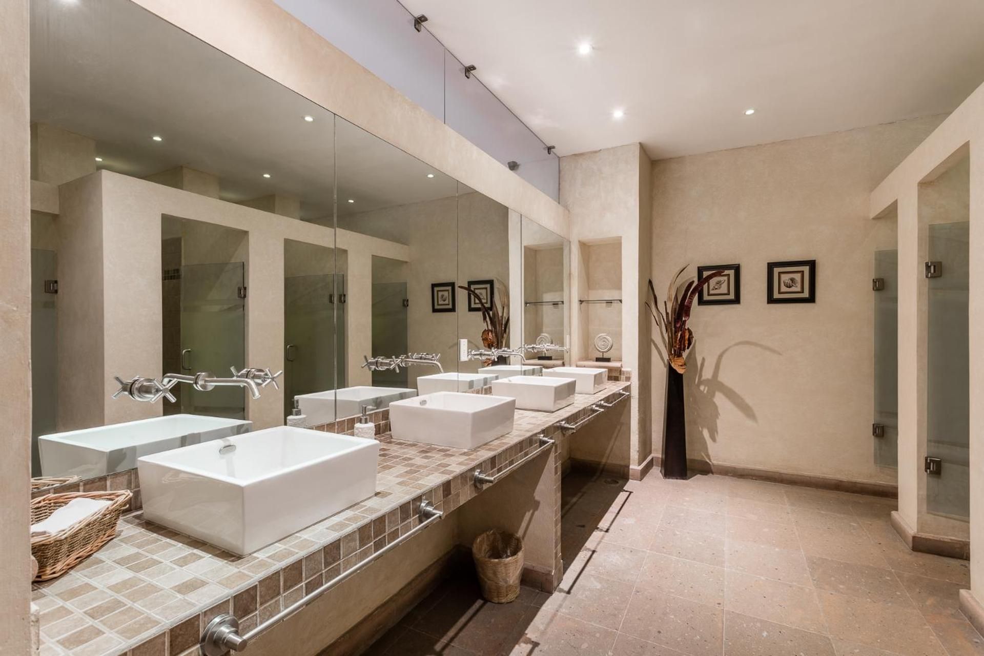 Four-Bedroom Penthouse Apartment