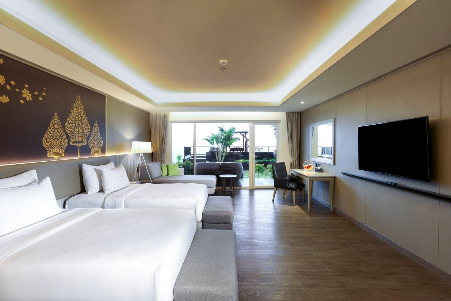 Premier Pool View Twin Room