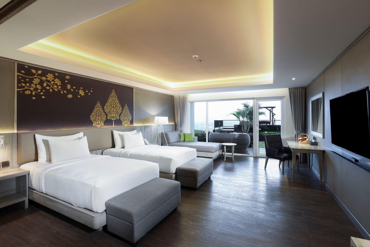Premier Pool View Twin Room