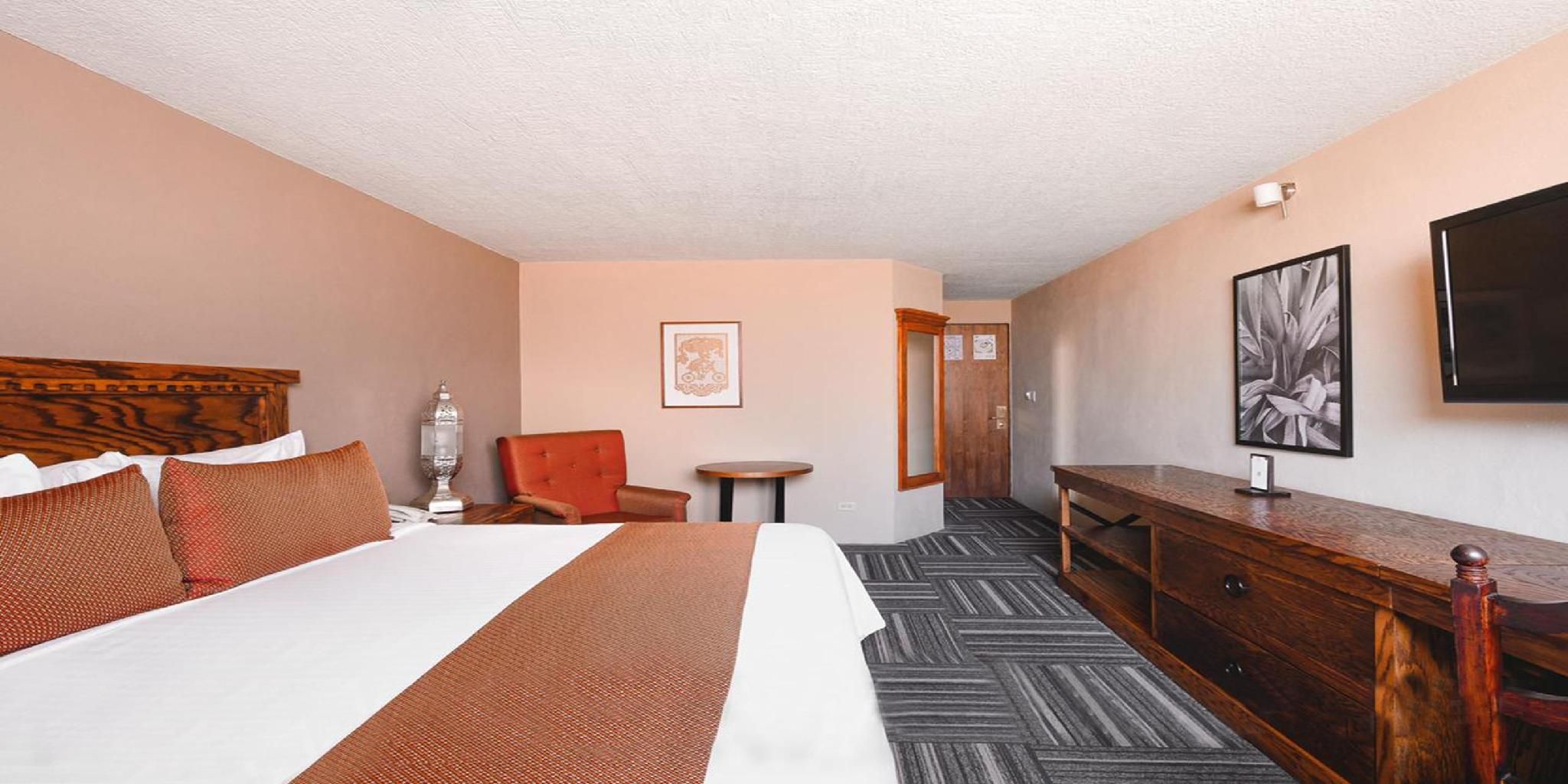 Standard with 1 King Bed