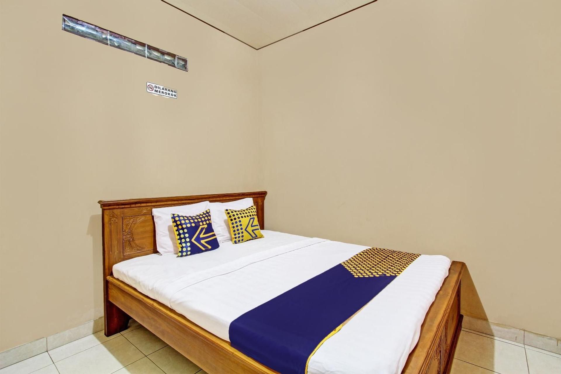 SPOT ON Room without Air Conditioning