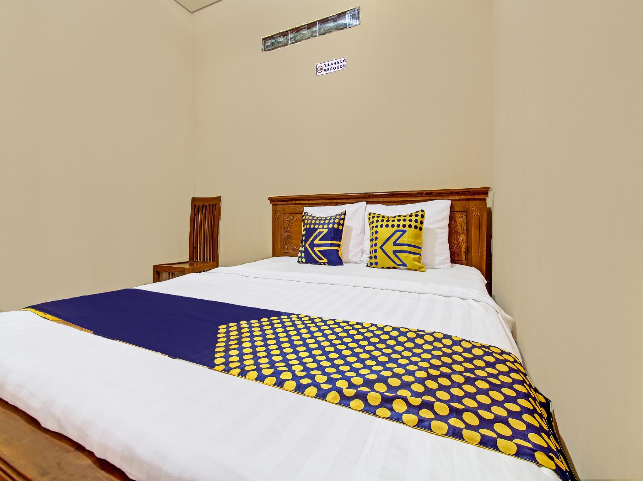 SPOT ON Room without Air Conditioning