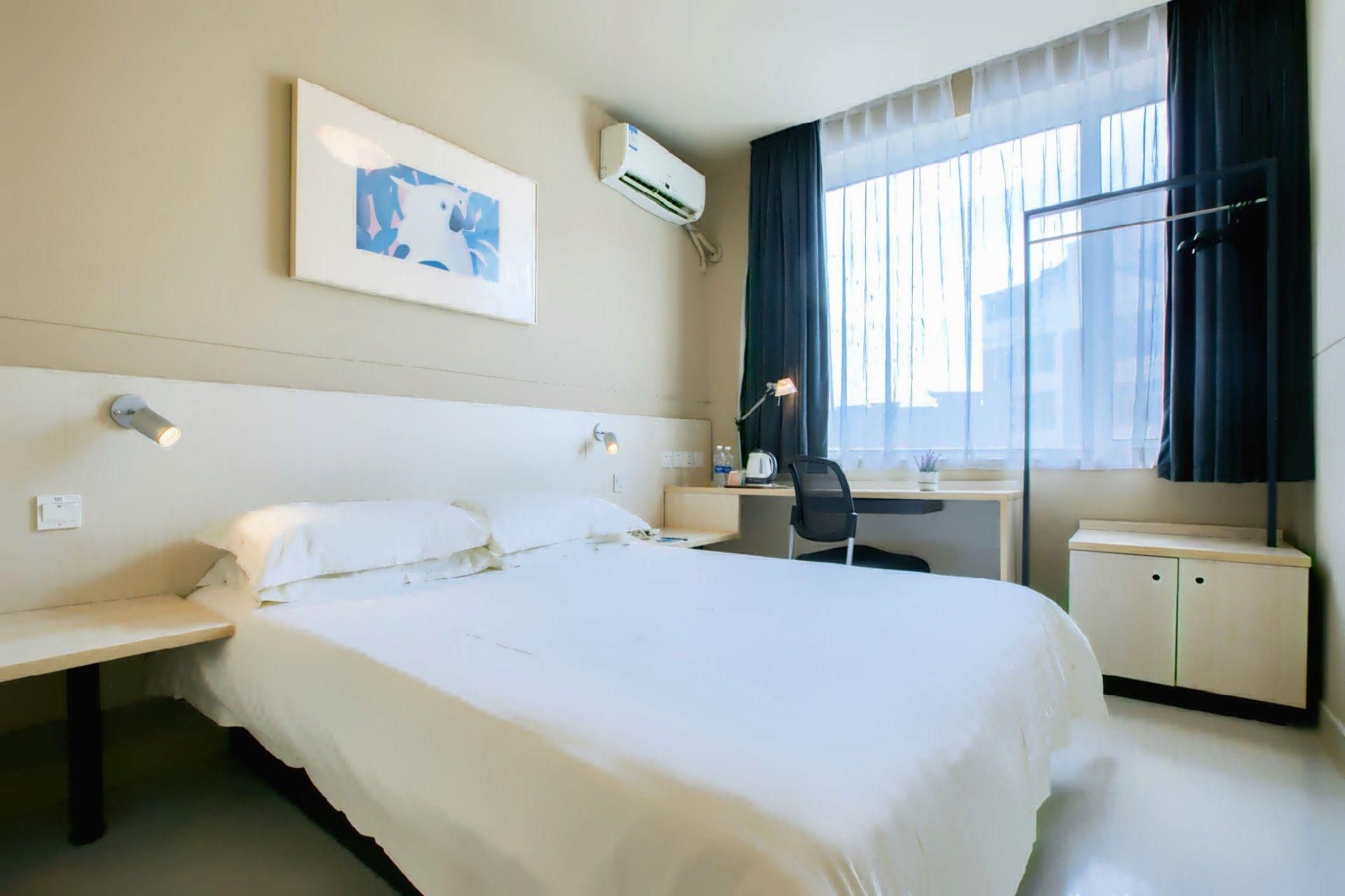 WH - Superior Bed Room