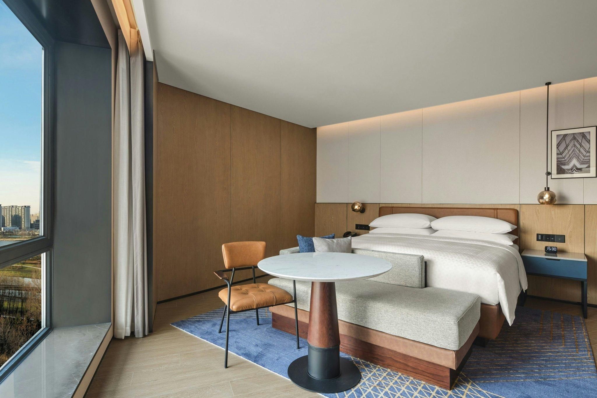 Superior Suite, Suite, 1 King