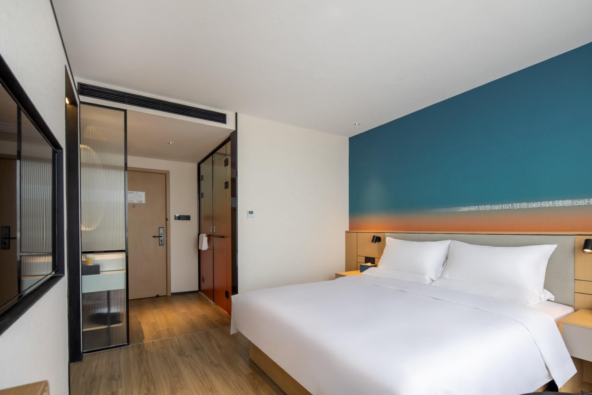 Business Queen Bed Room