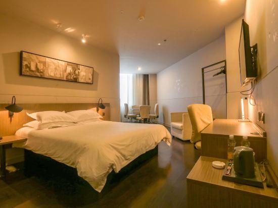 WH - Superior Bed Room