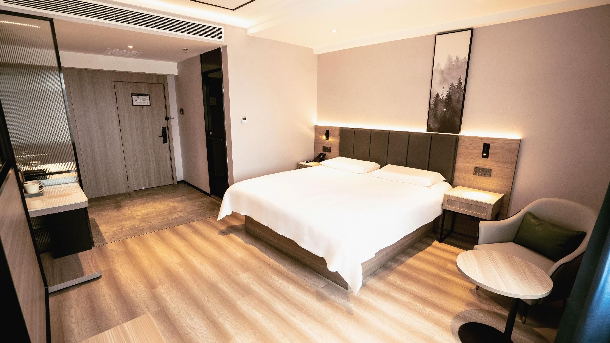Business Queen Room